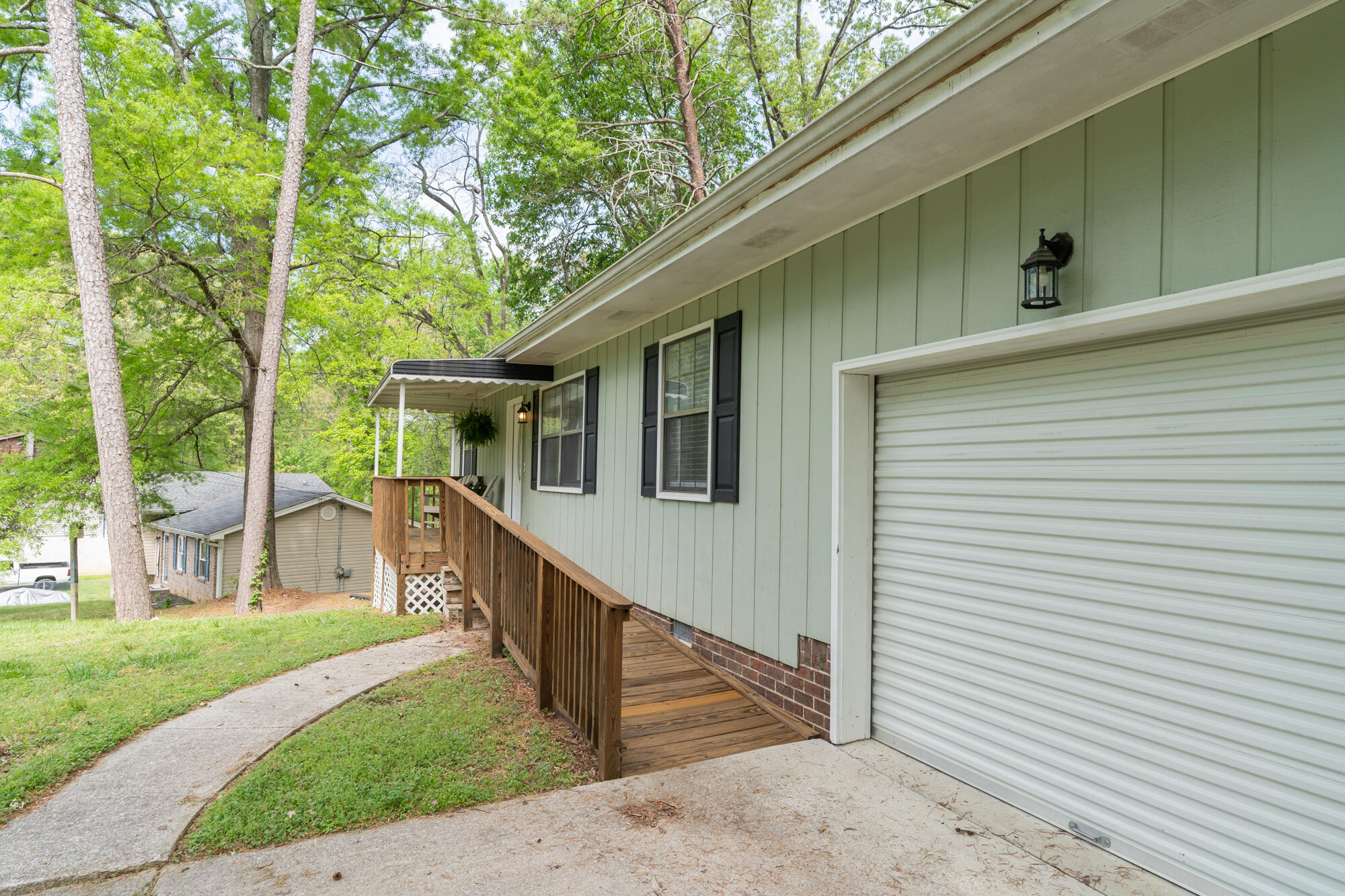 1627 Wendy Cir