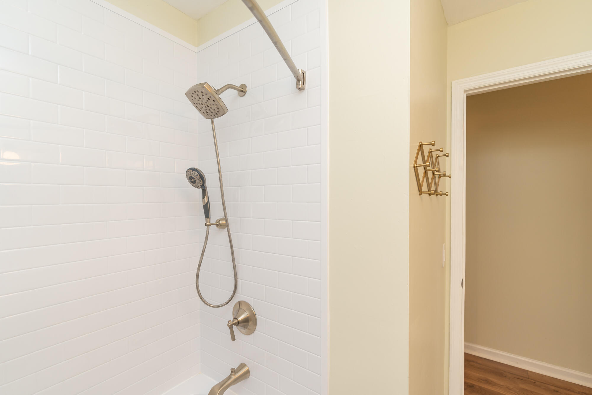 1627 Wendy Cir