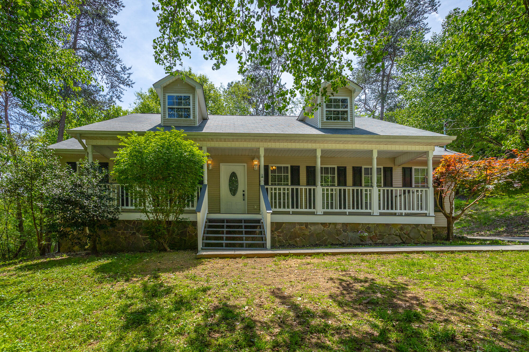 601 Gregory Lane, LaFayette