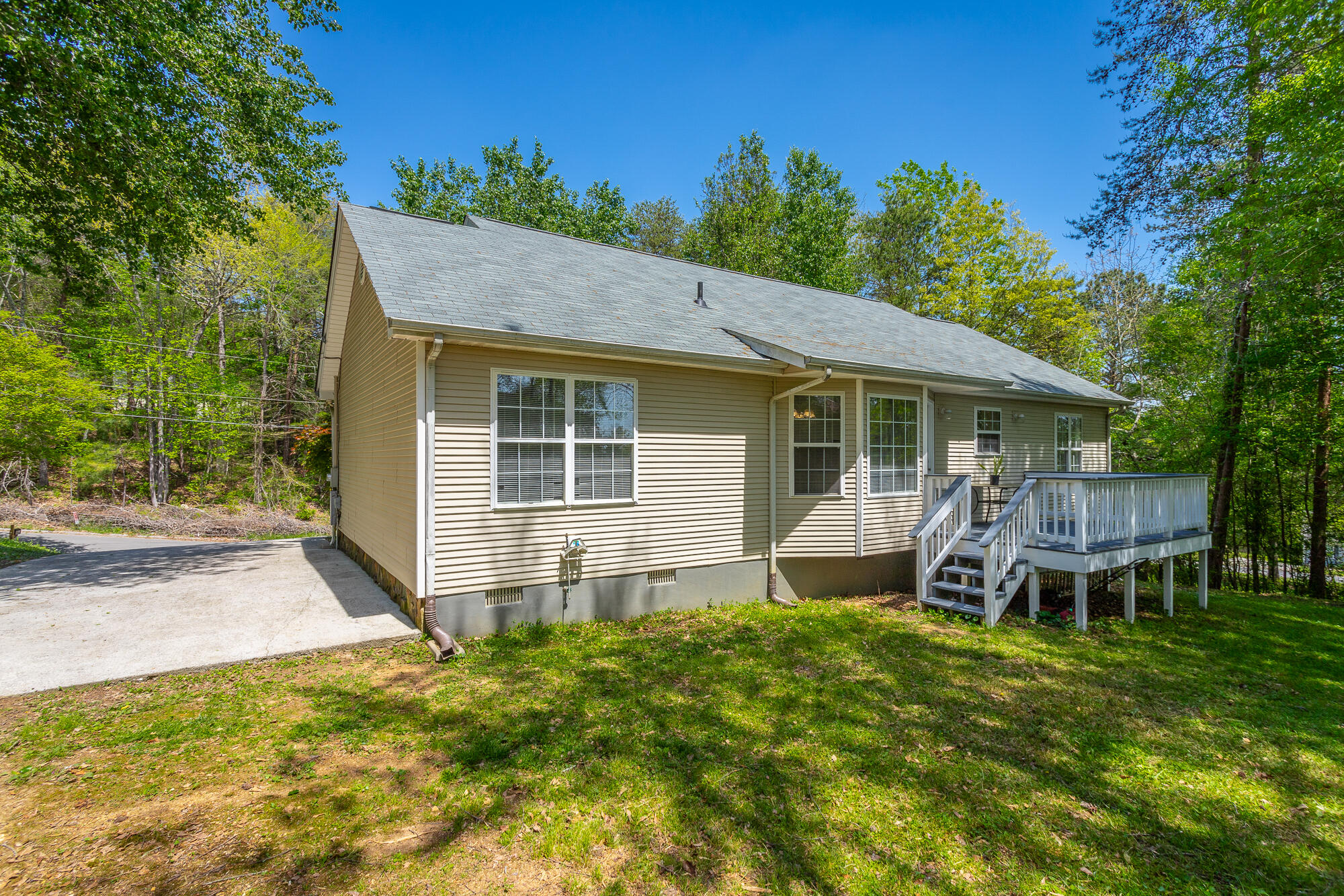 601 Gregory Lane, LaFayette