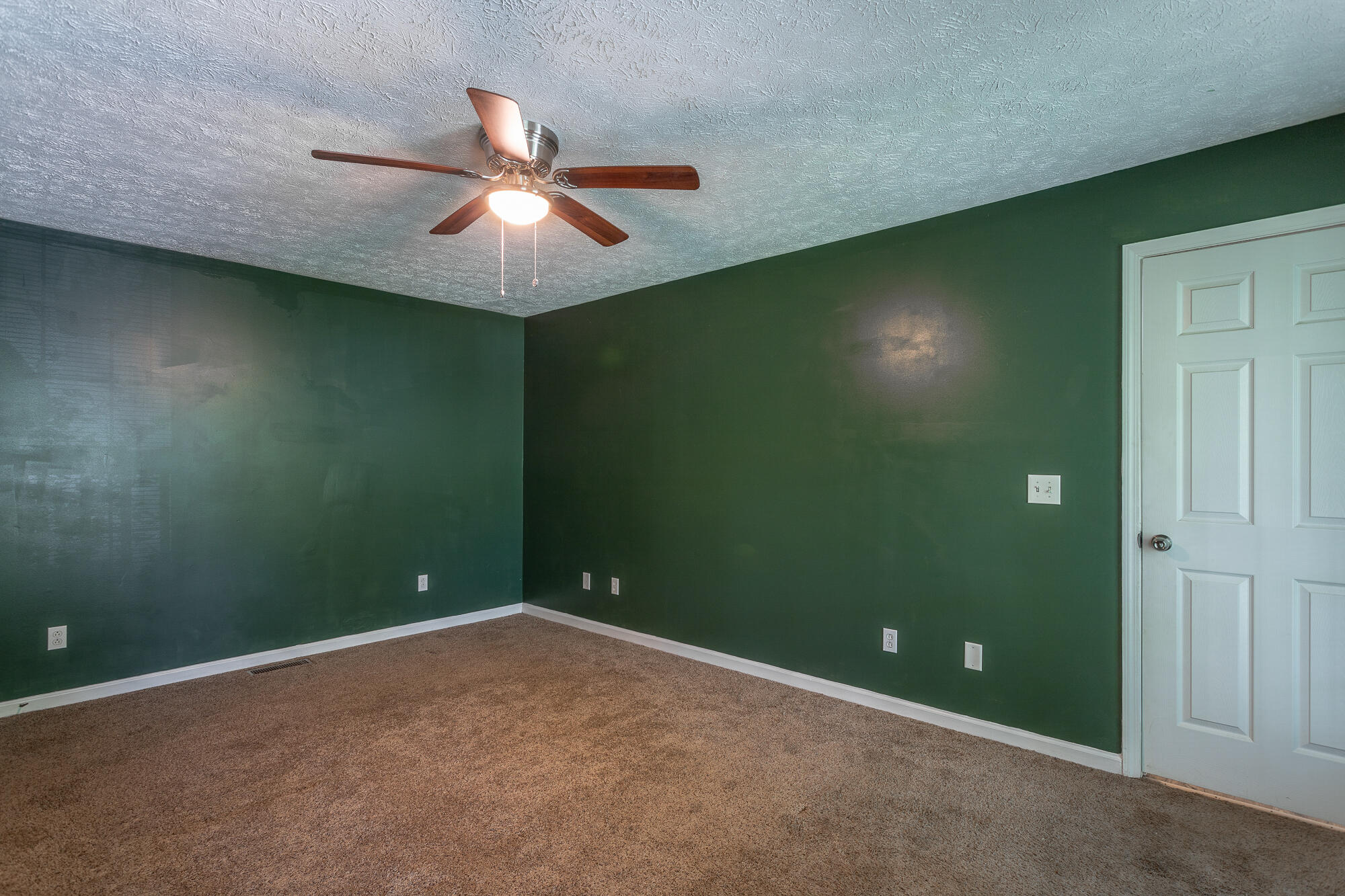 601 Gregory Lane, LaFayette