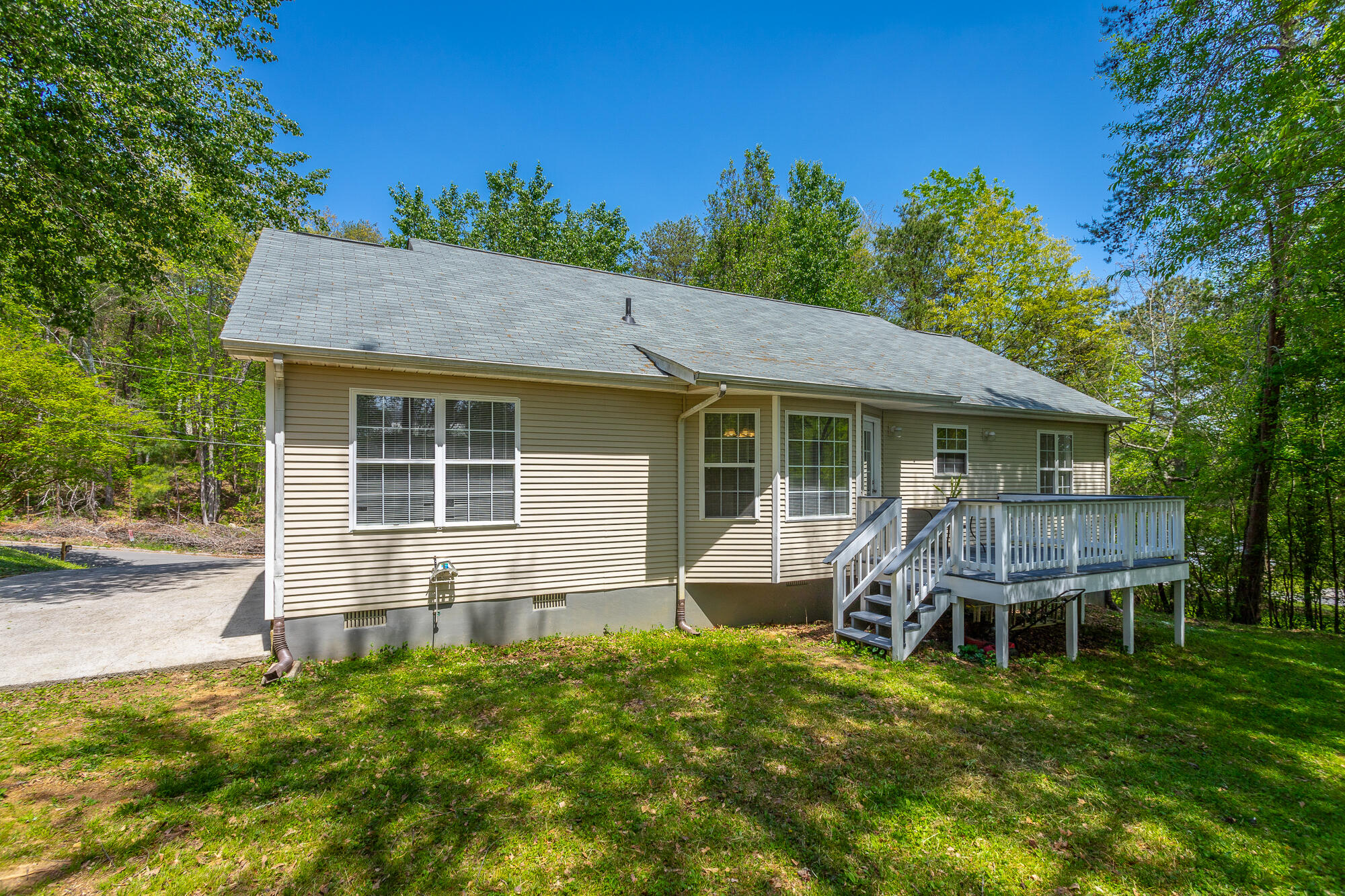 601 Gregory Lane, LaFayette