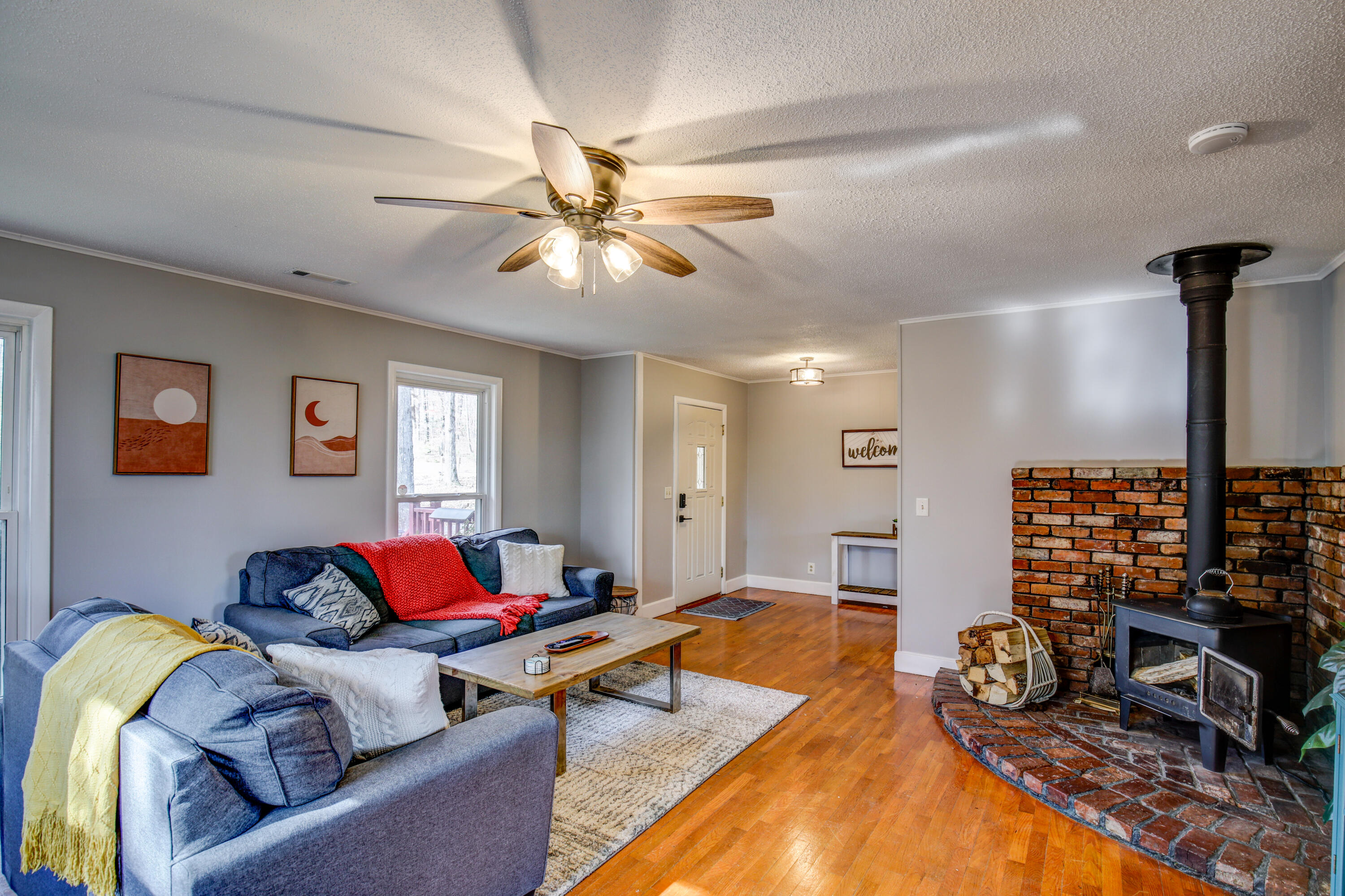 226 Hickory Ln