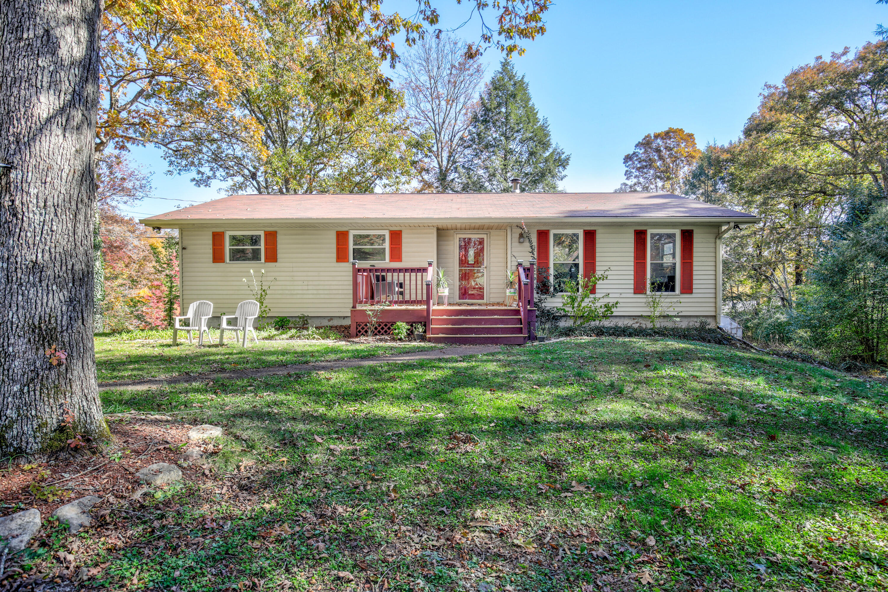 226 Hickory Ln