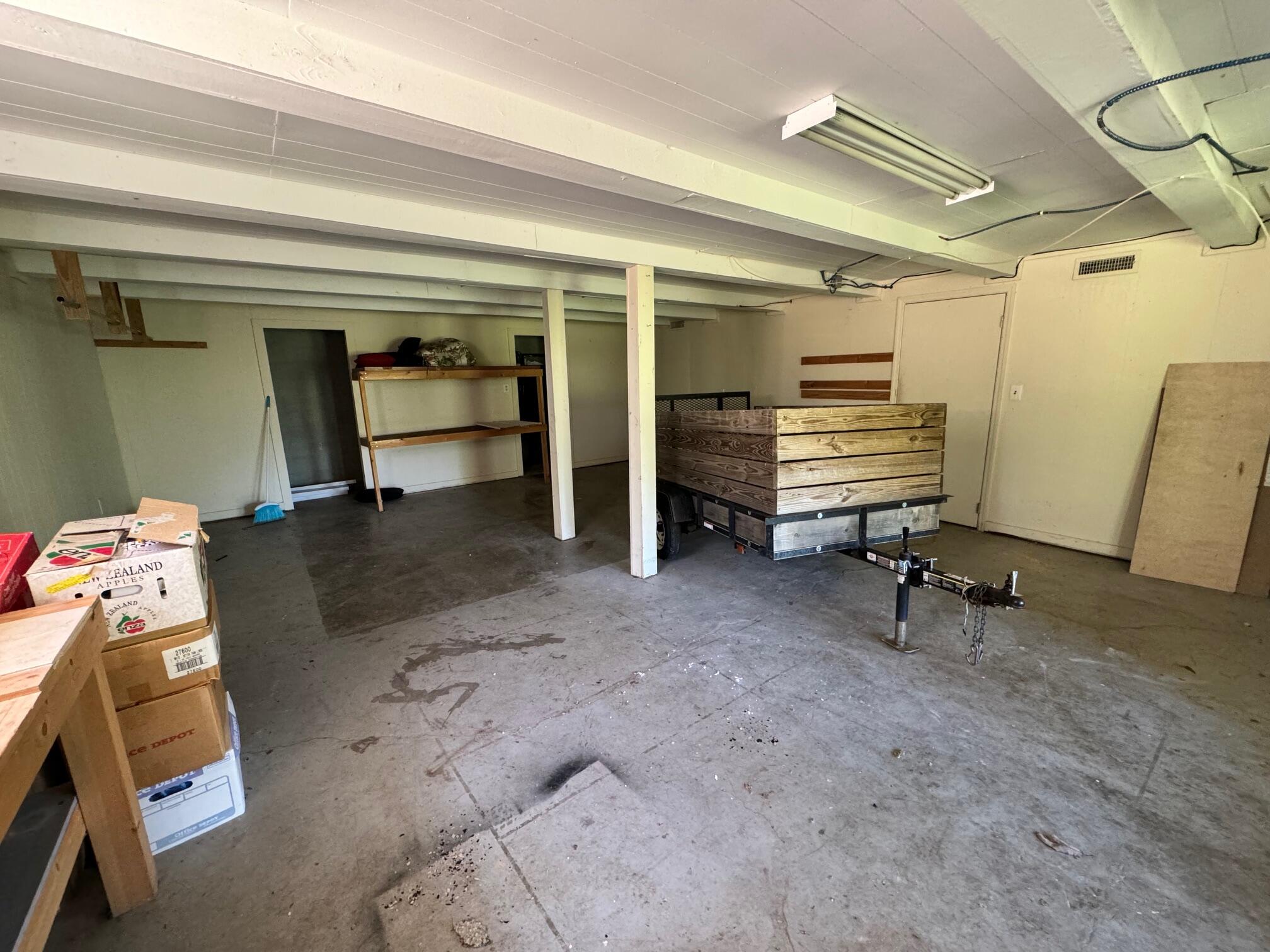226 Hickory Ln