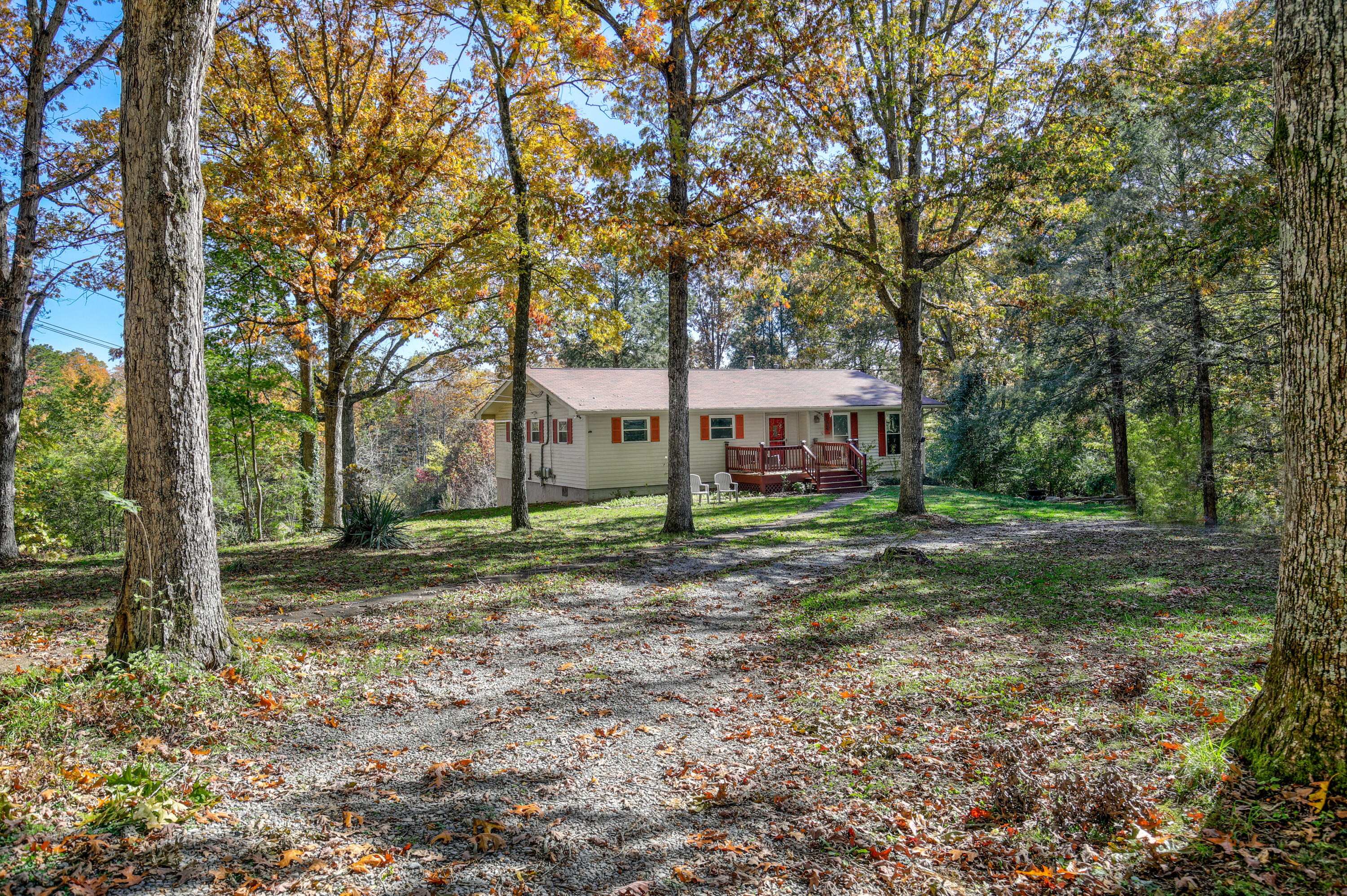226 Hickory Ln