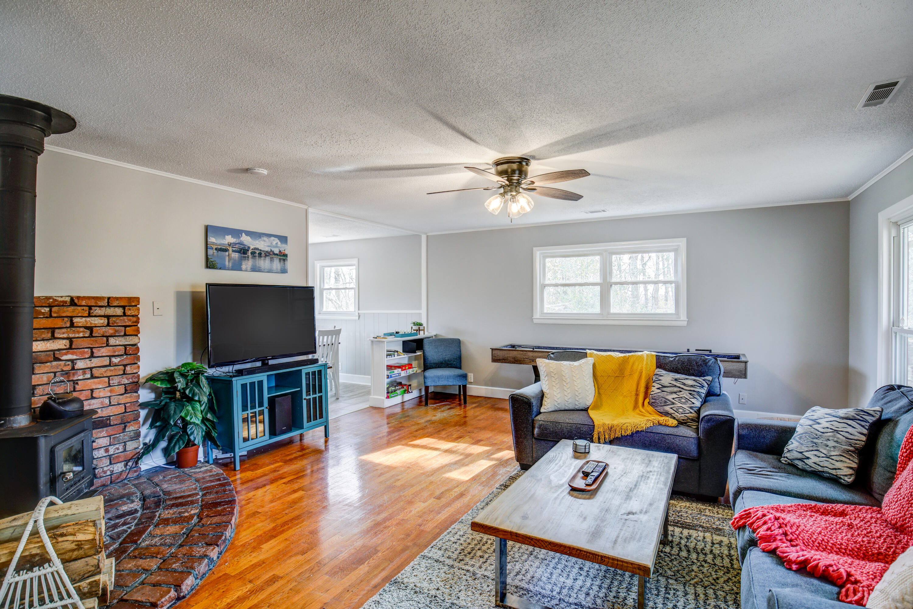 226 Hickory Ln