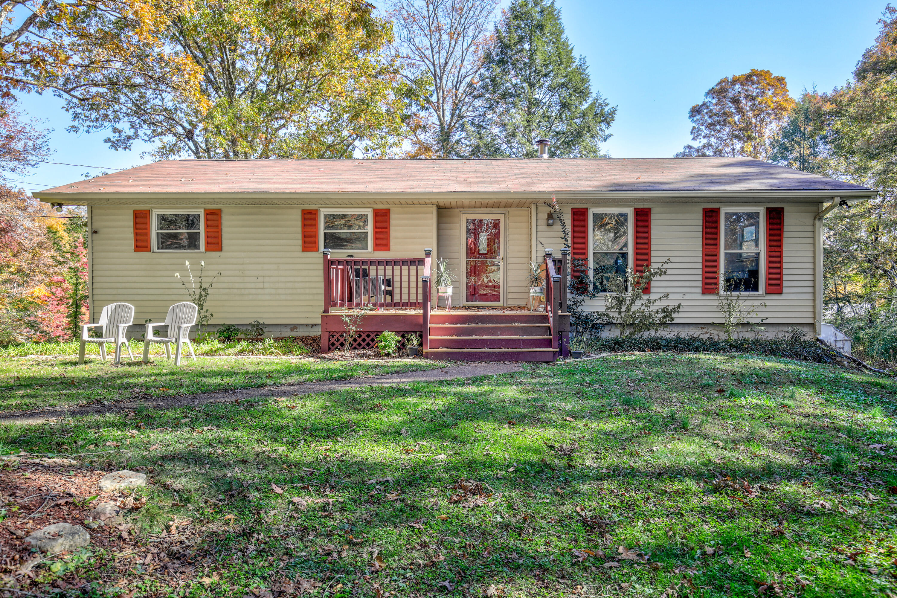 226 Hickory Ln