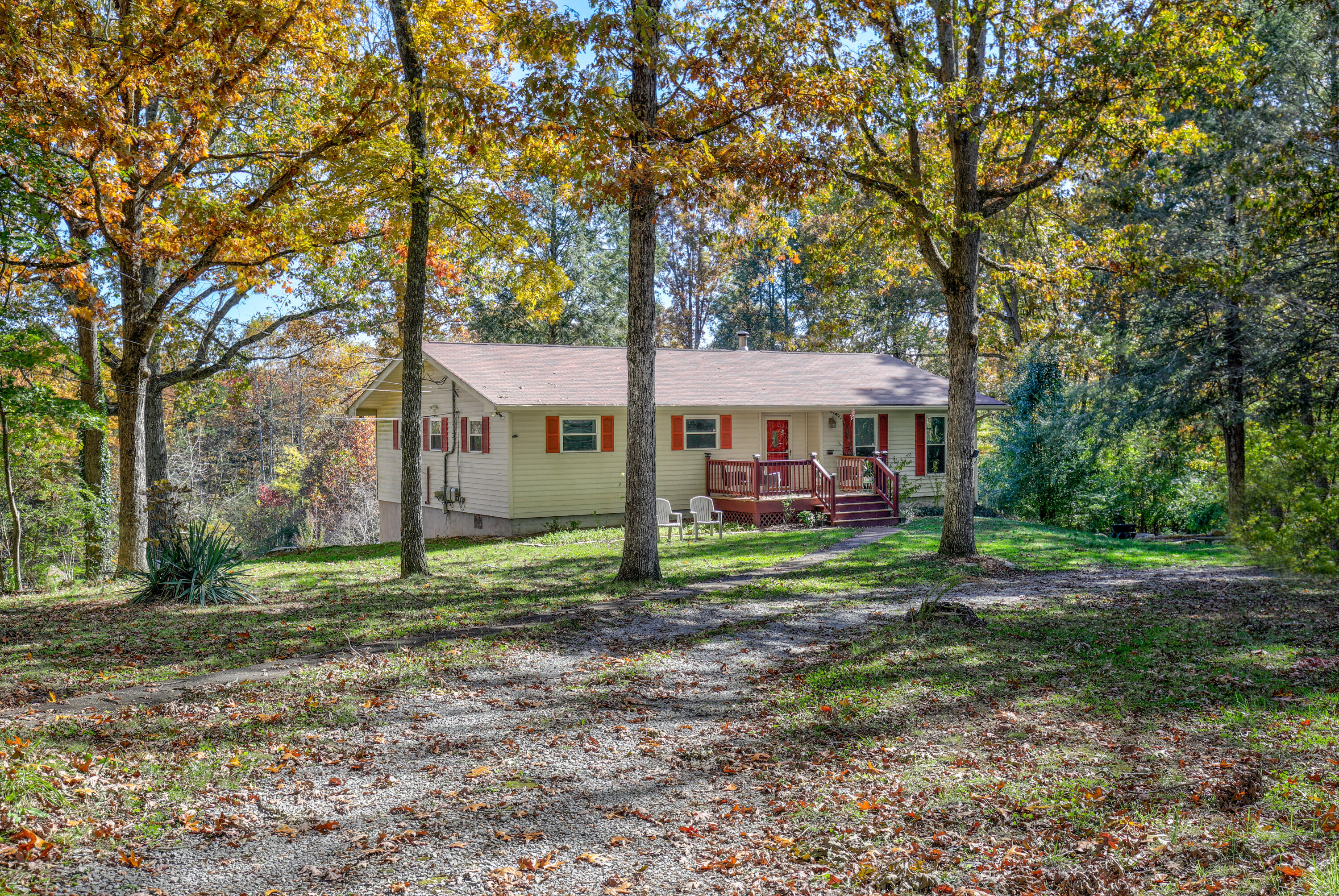226 Hickory Ln