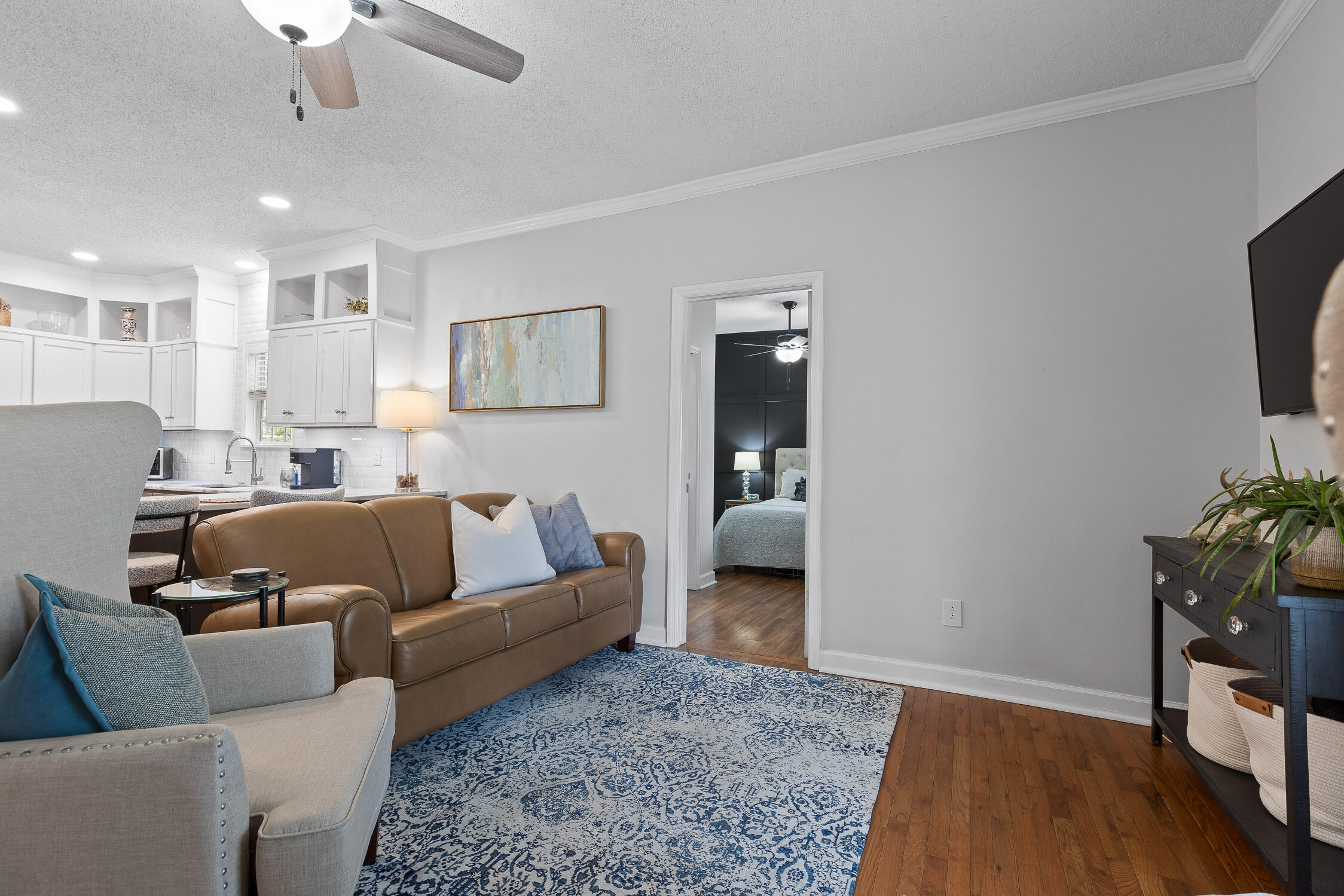 1510 W 54th St