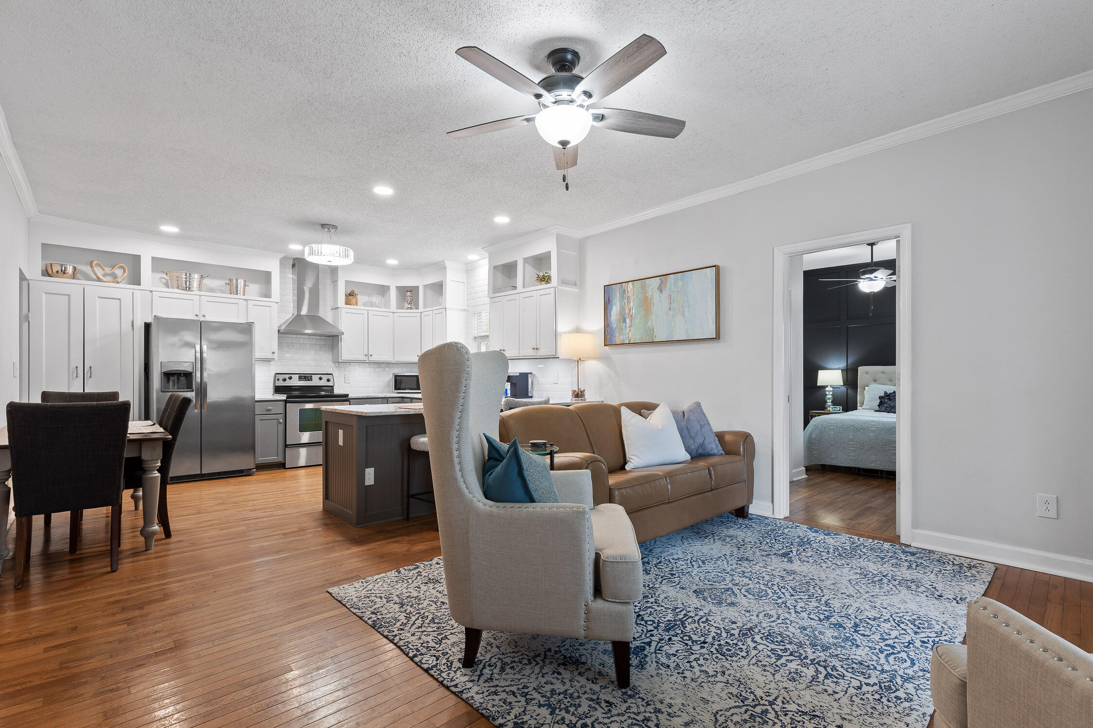 1510 W 54th St