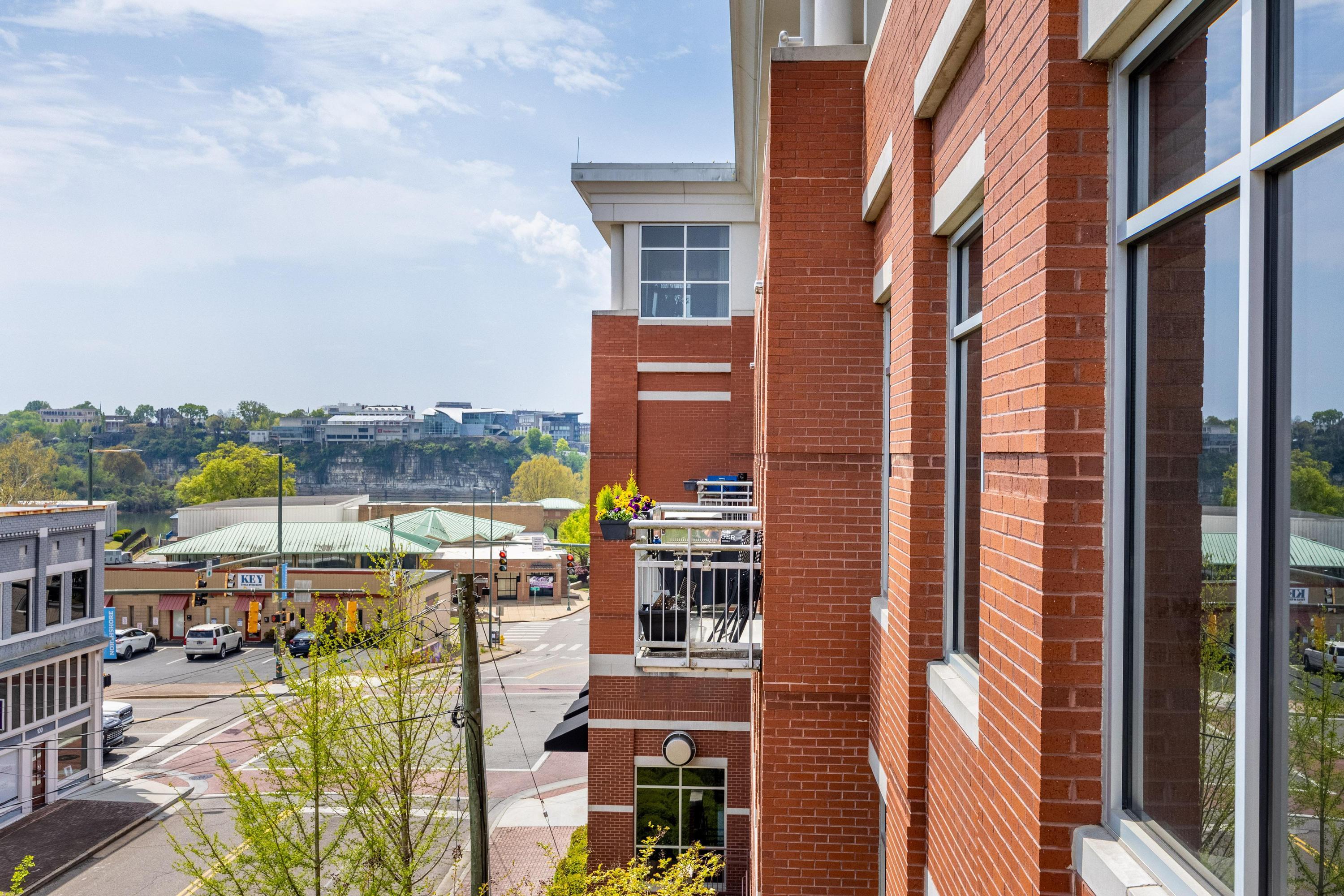 345 Frazier Avenue, 307