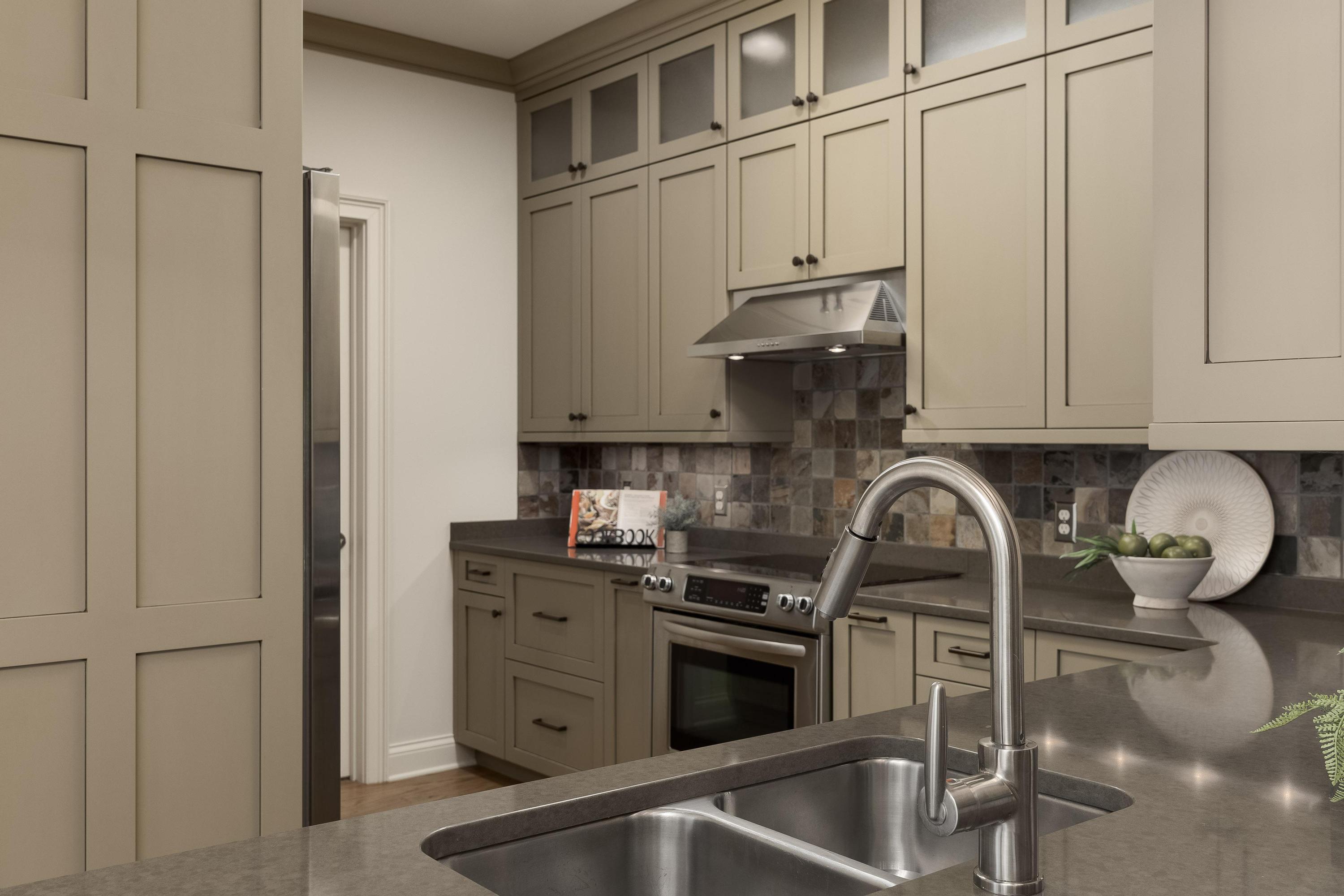 345 Frazier Avenue, 307