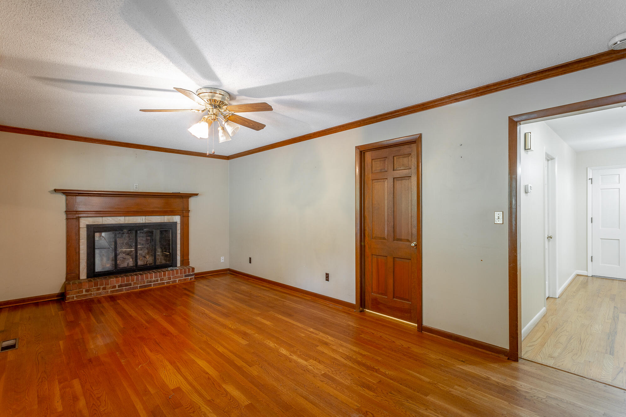 1337 N Glen Drive