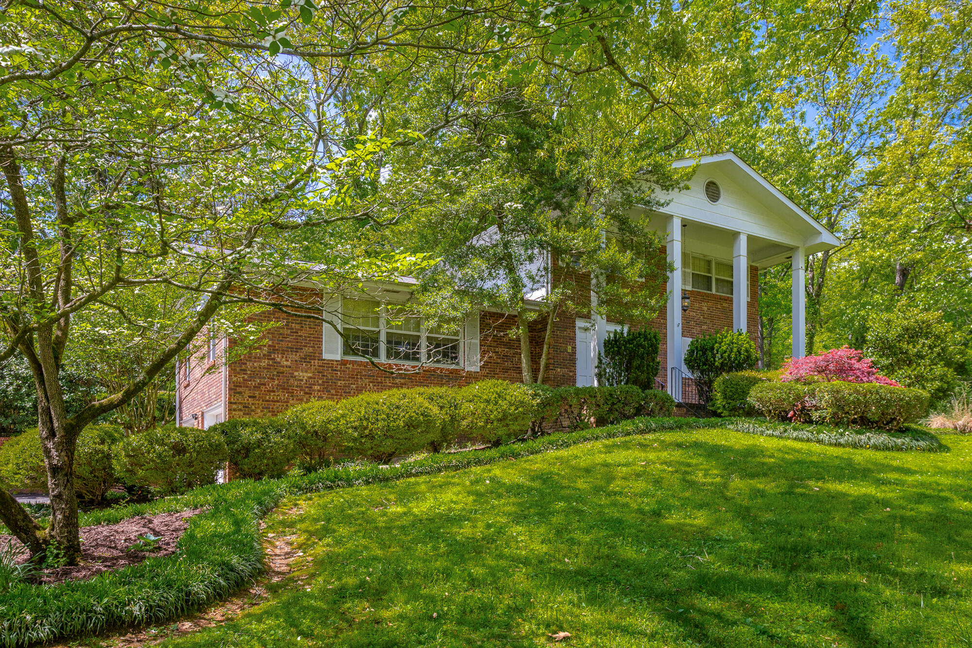 1337 N Glen Drive