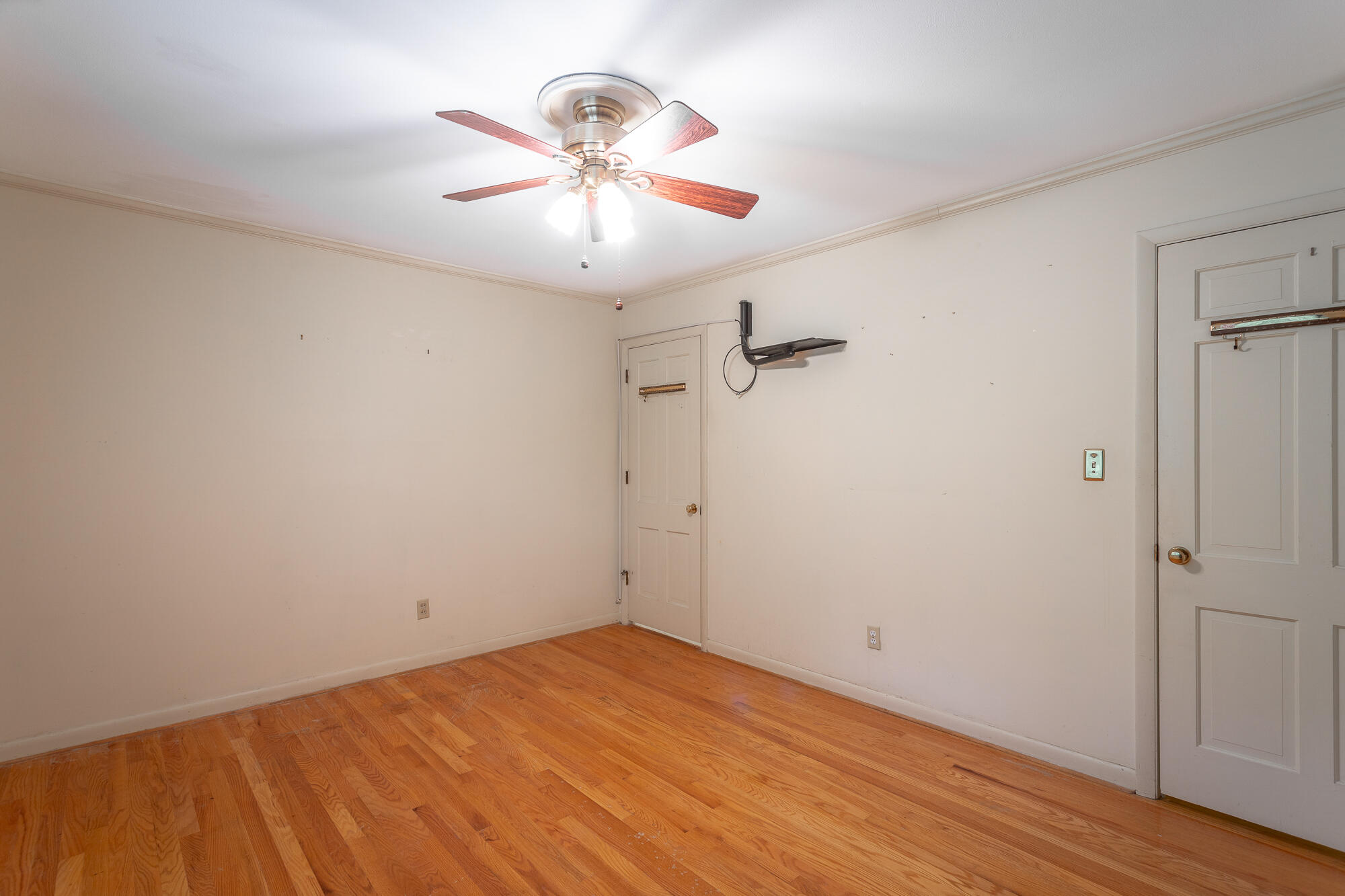 1337 N Glen Drive