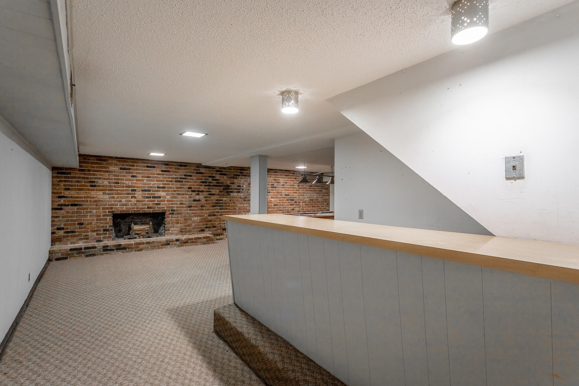 1337 N Glen Drive