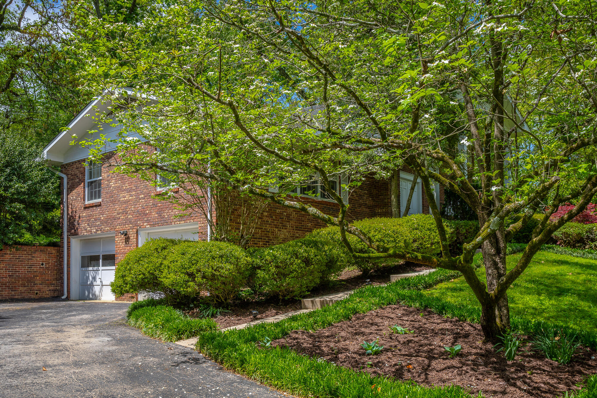 1337 N Glen Drive