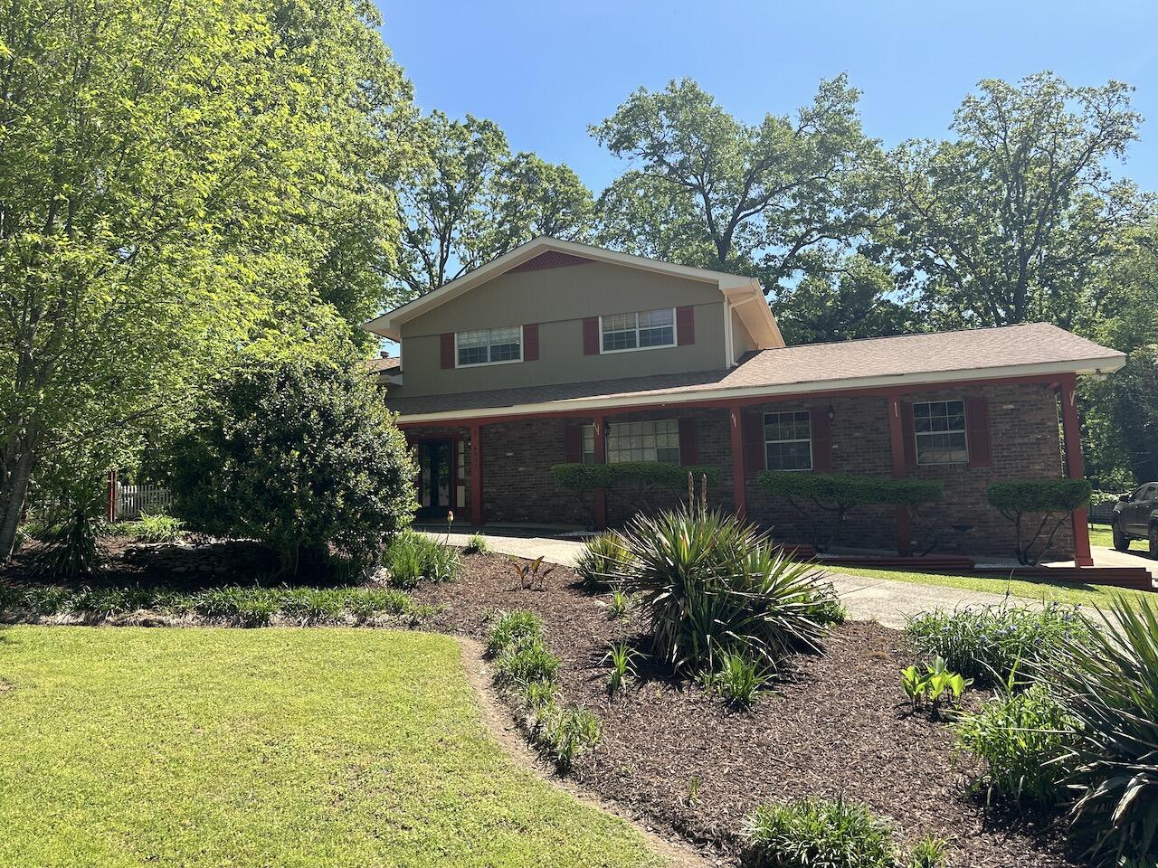 4933 Willow Lawn Drive