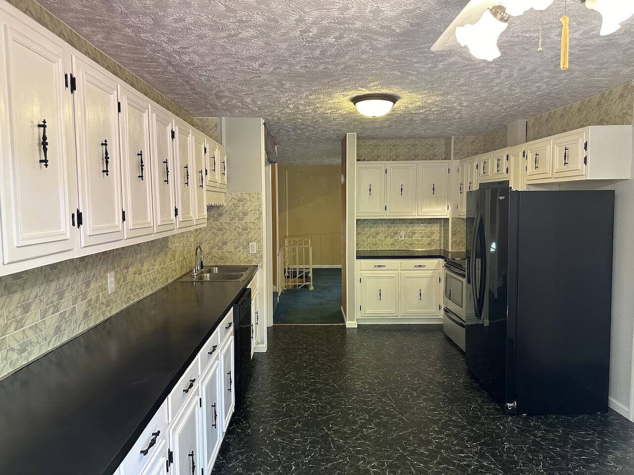 4933 Willow Lawn Drive