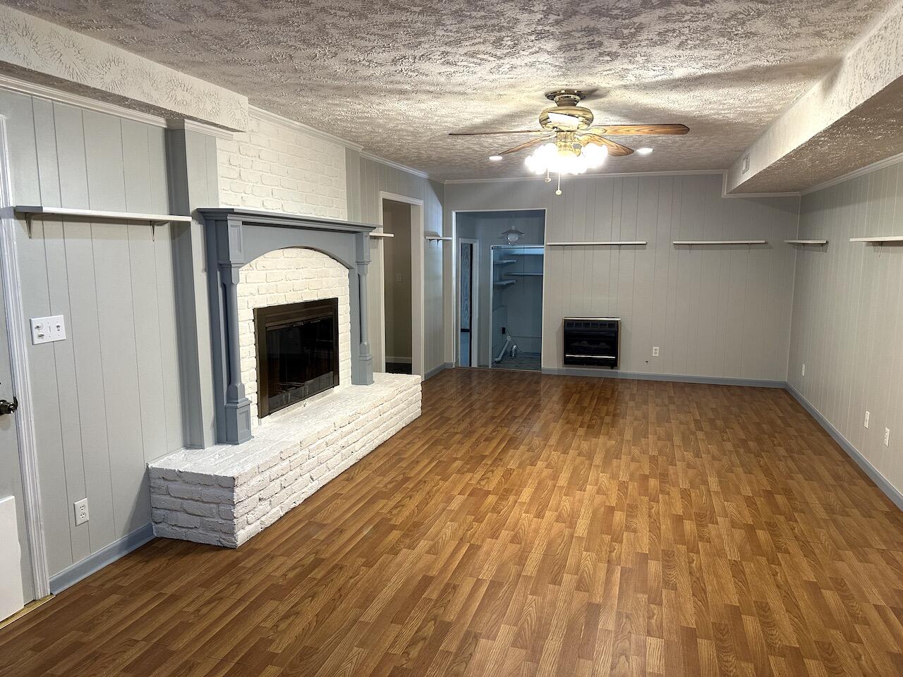 4933 Willow Lawn Drive