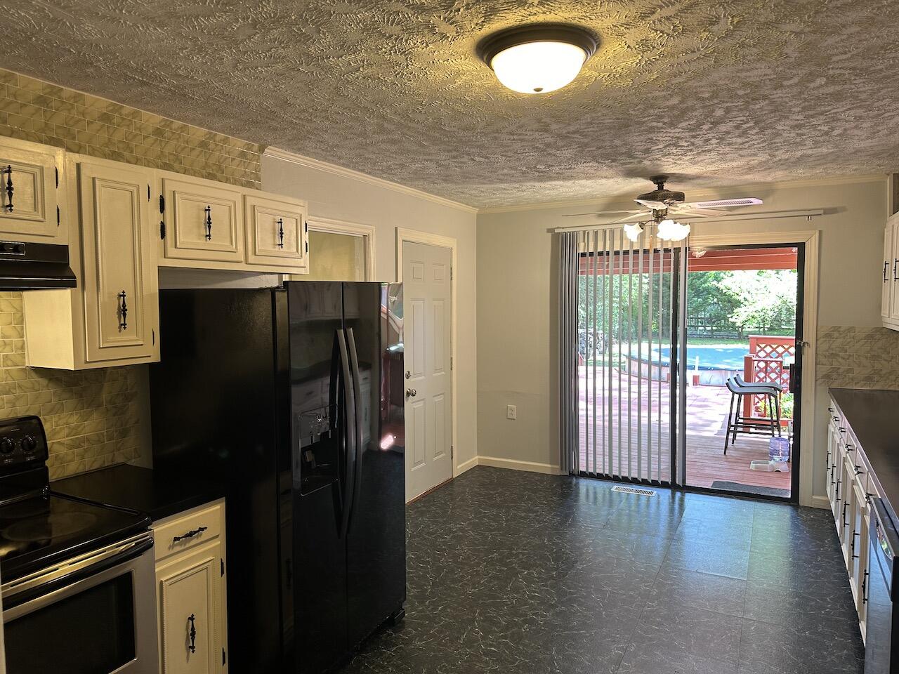 4933 Willow Lawn Drive