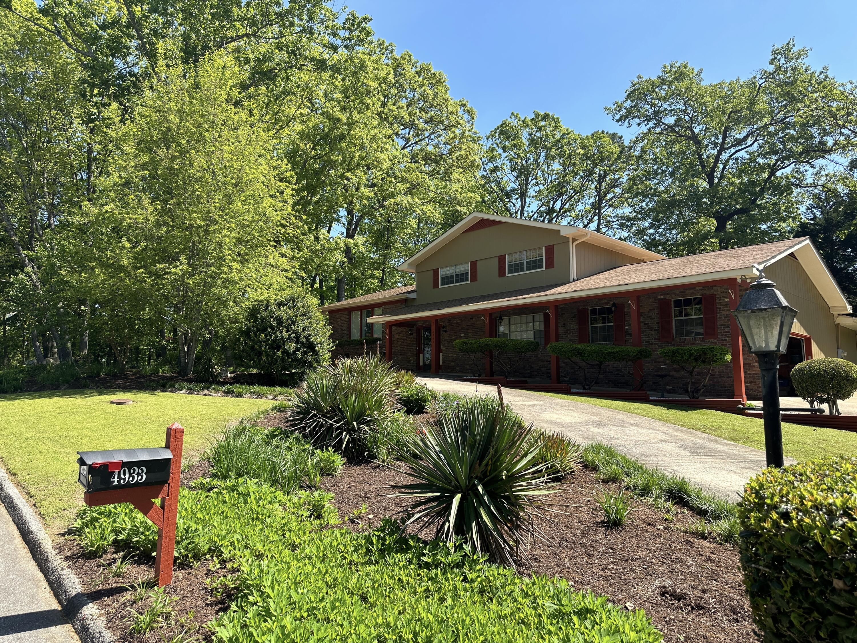 4933 Willow Lawn Drive