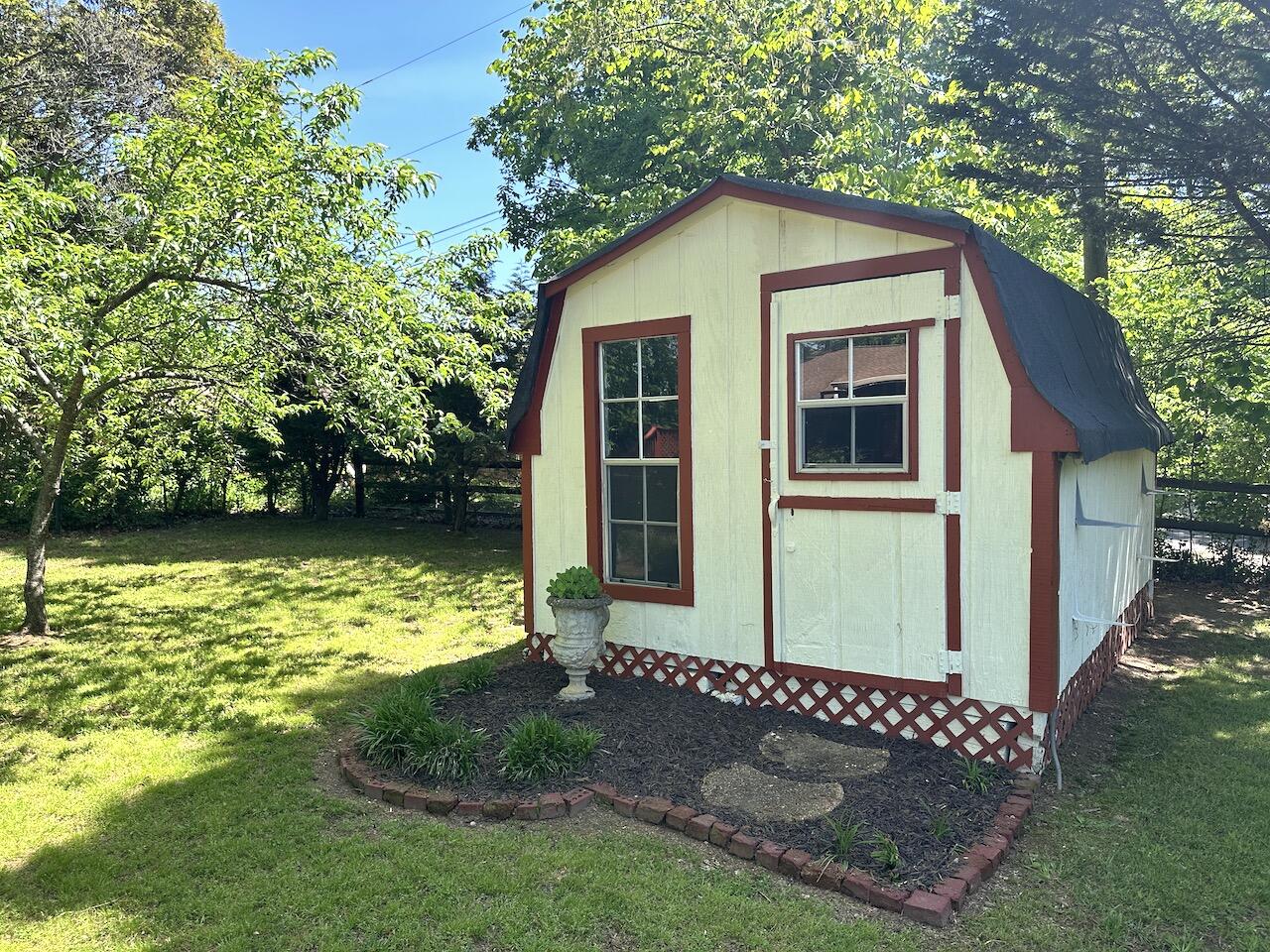 4933 Willow Lawn Drive
