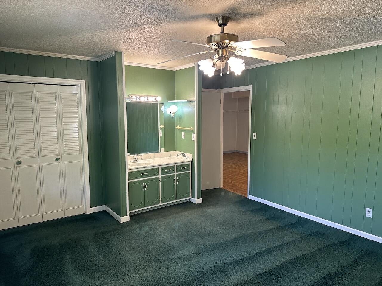 4933 Willow Lawn Drive