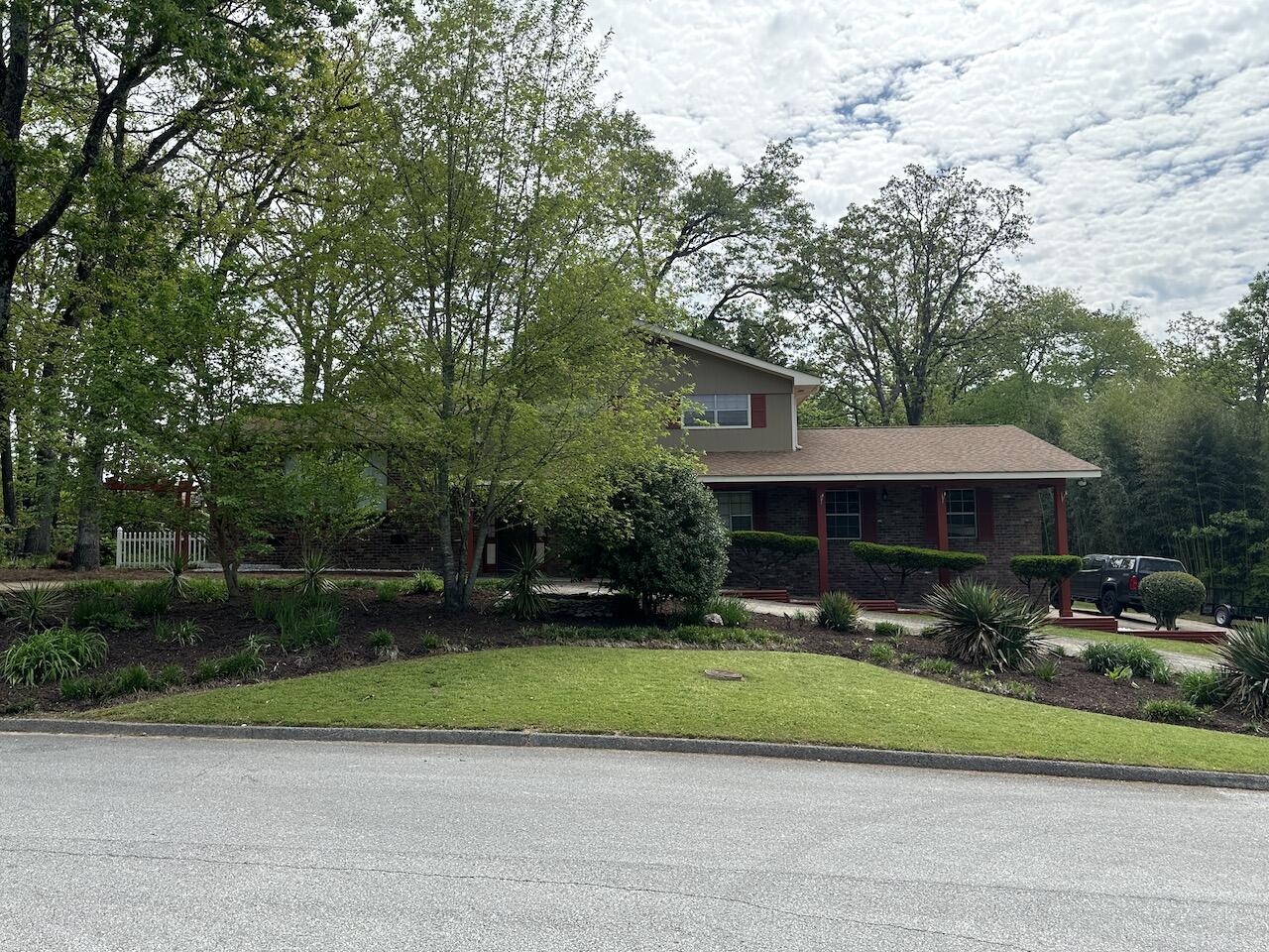 4933 Willow Lawn Drive