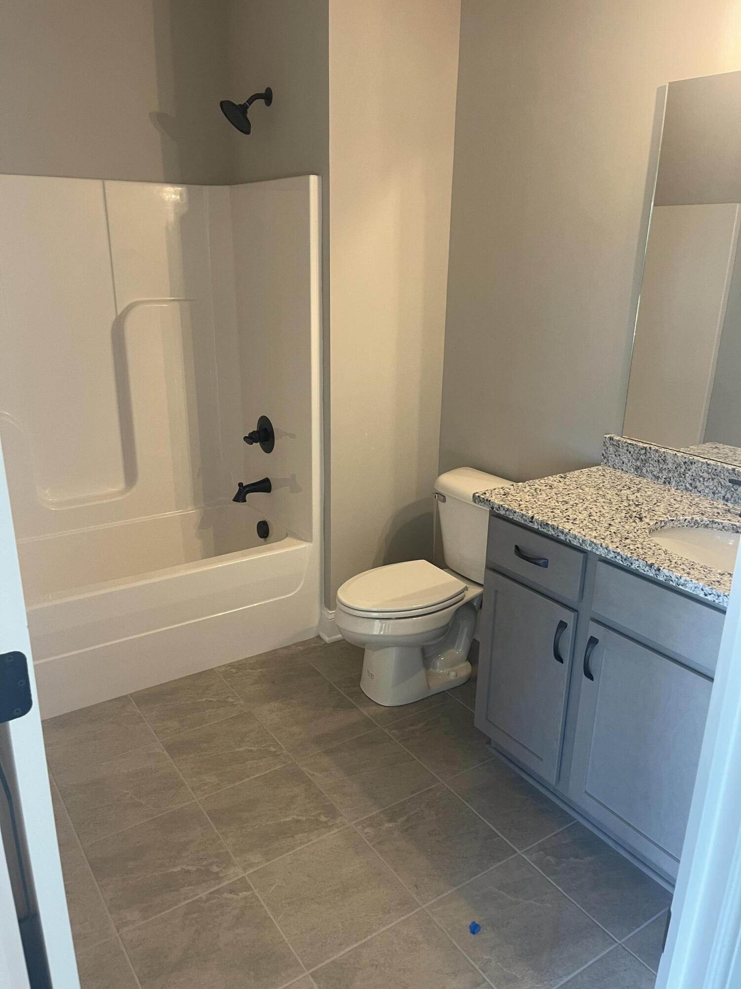 9002 Knolling Loop, 24