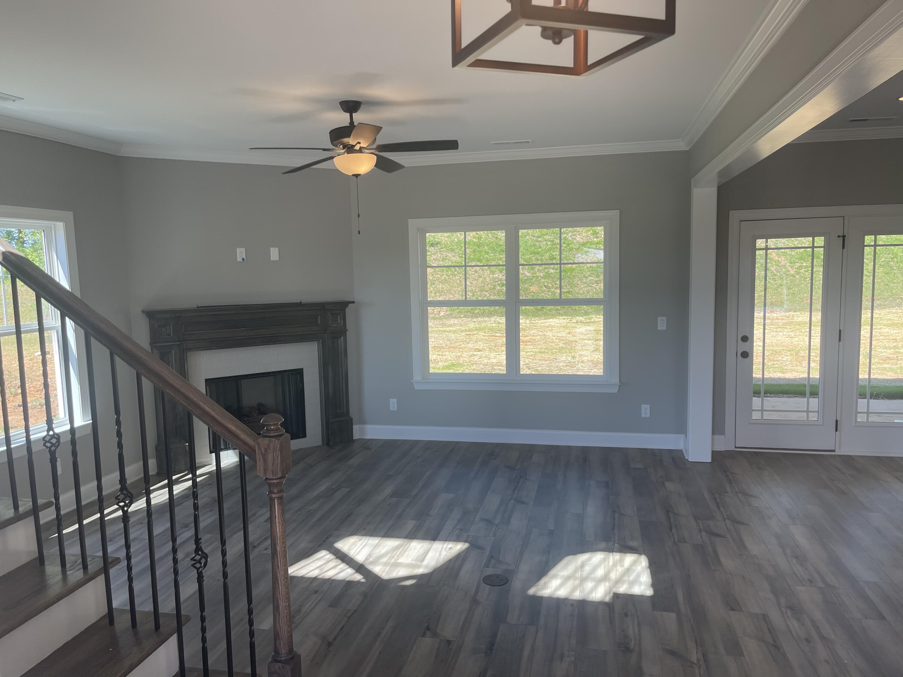9002 Knolling Loop, 24