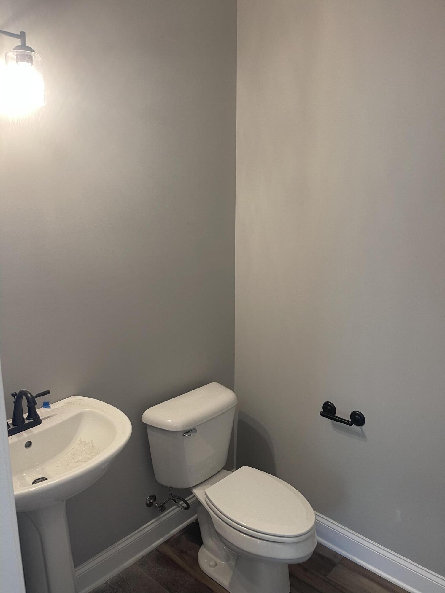 9002 Knolling Loop, 24