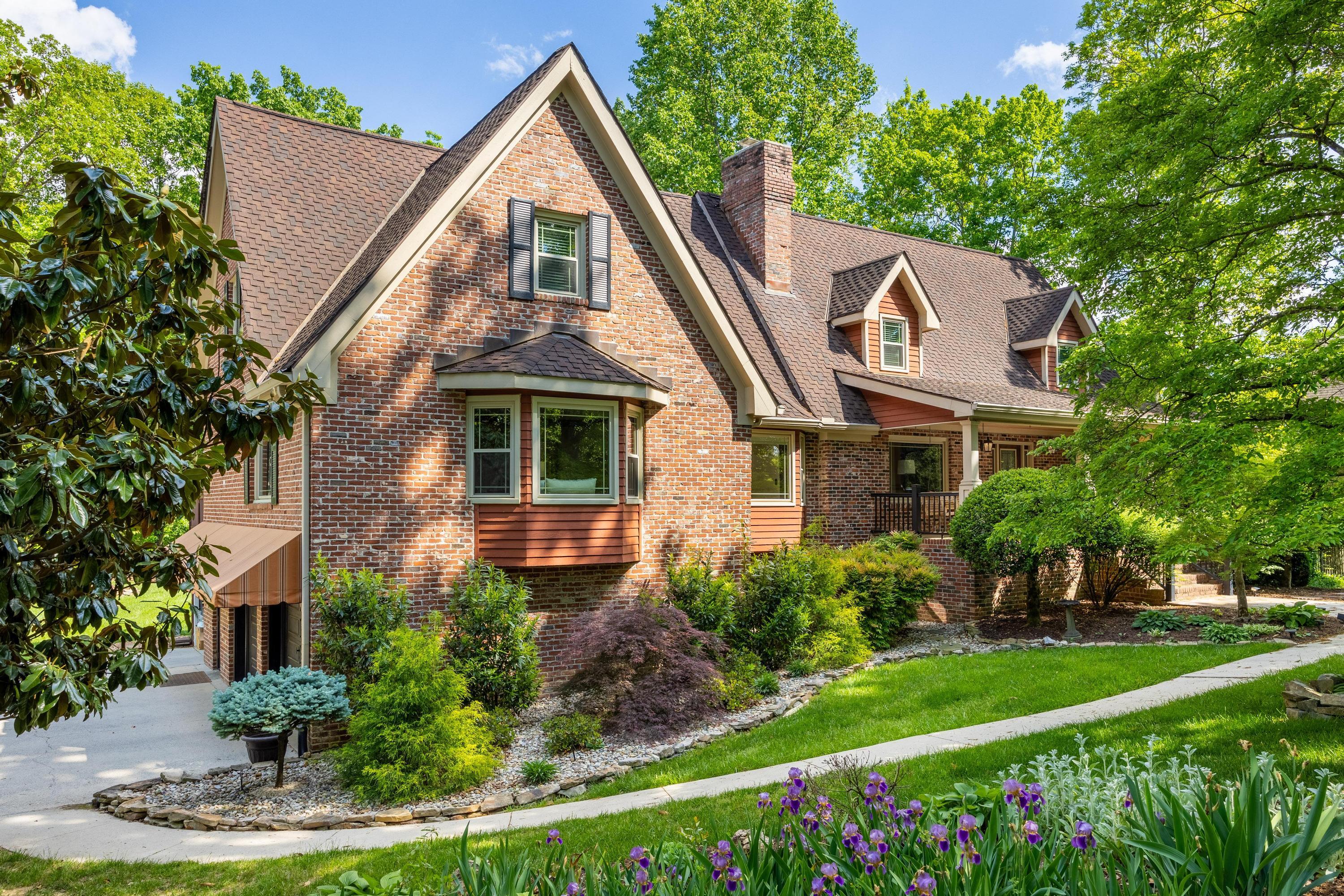 702 Sunset Mountain Drive