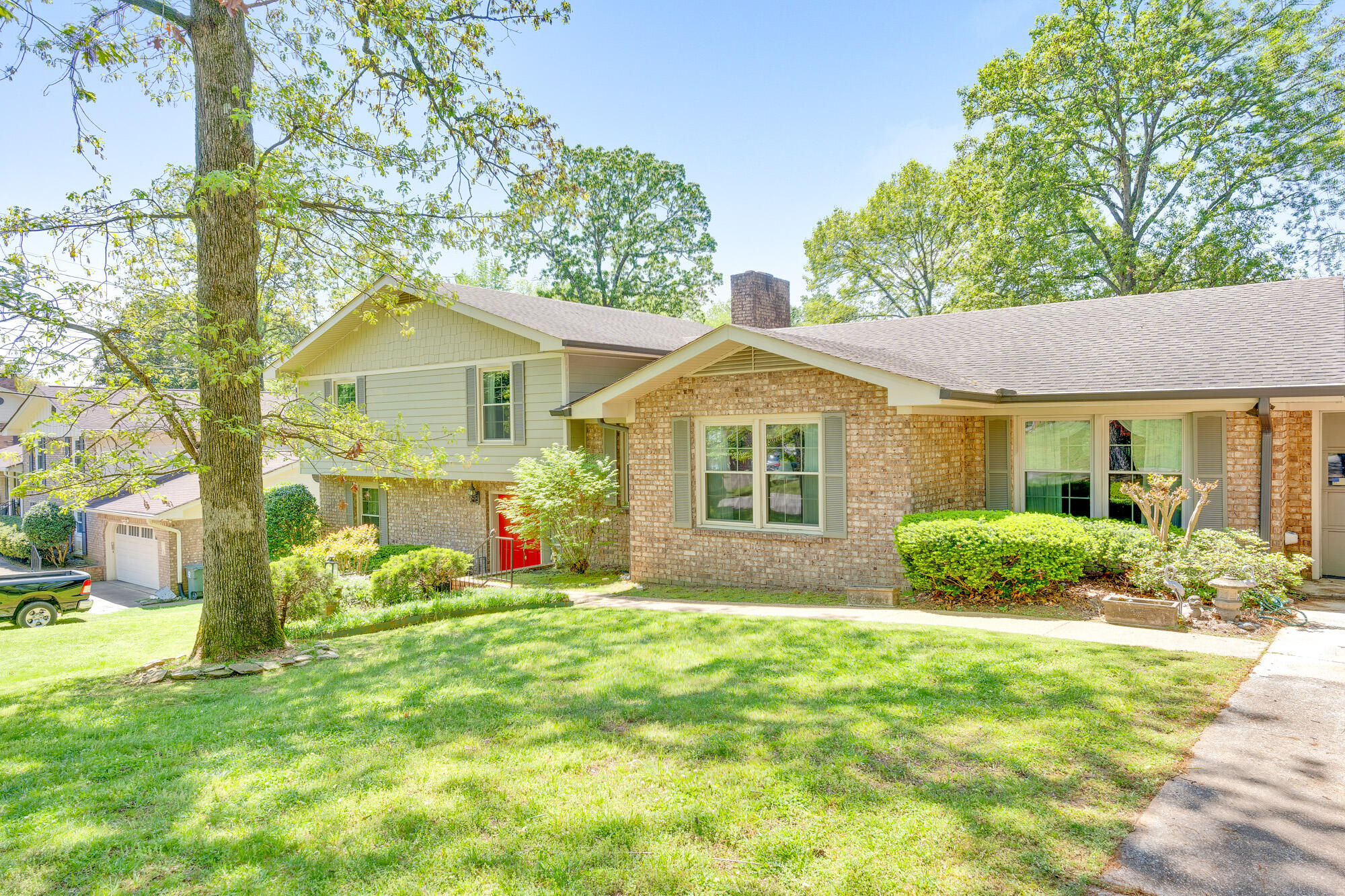 4017 Highwood Dr