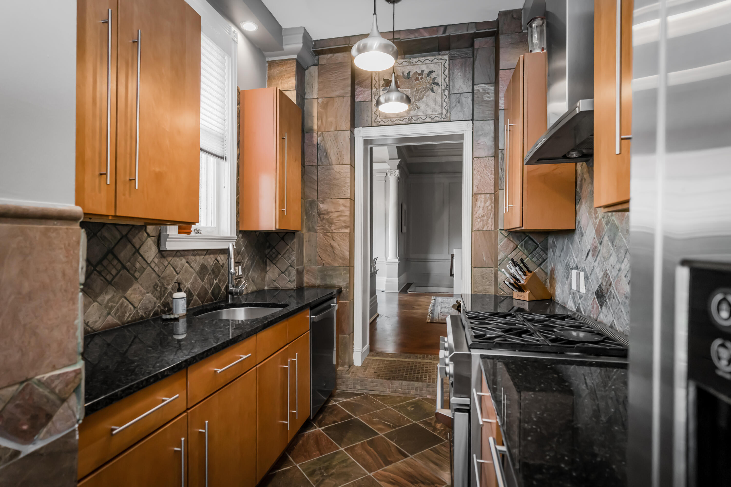 900 Vine Street, 2