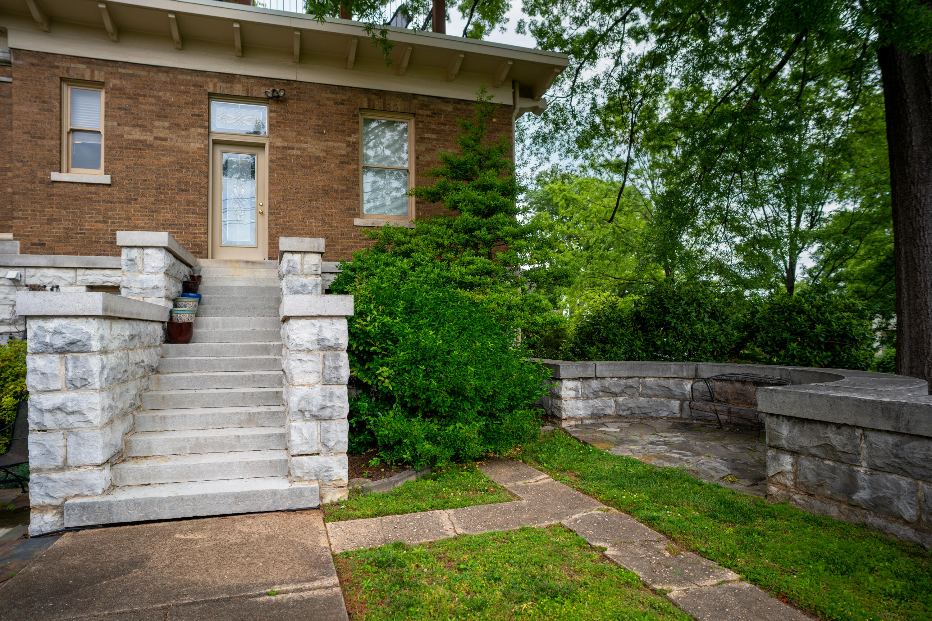900 Vine Street, 2