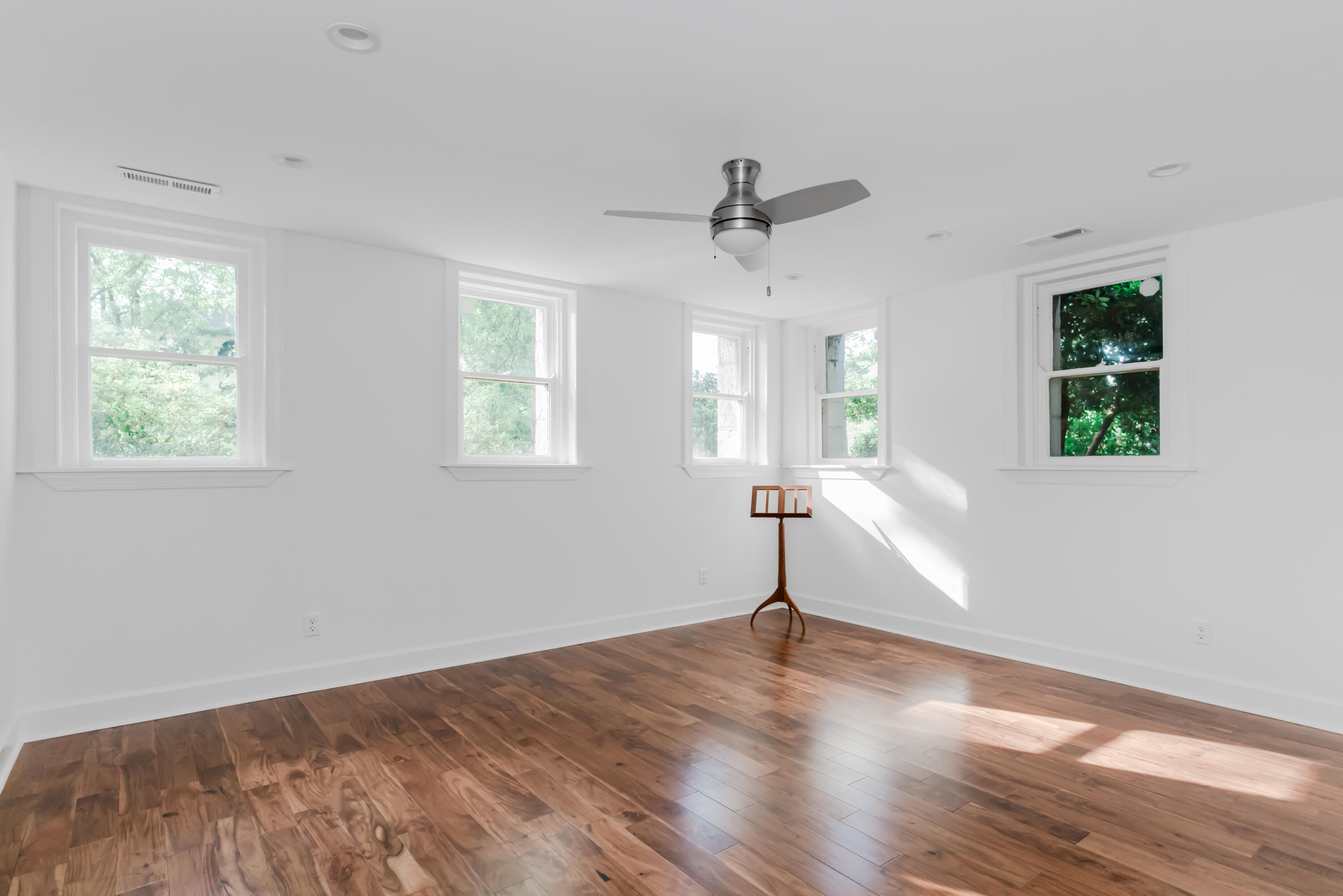 900 Vine Street, 2