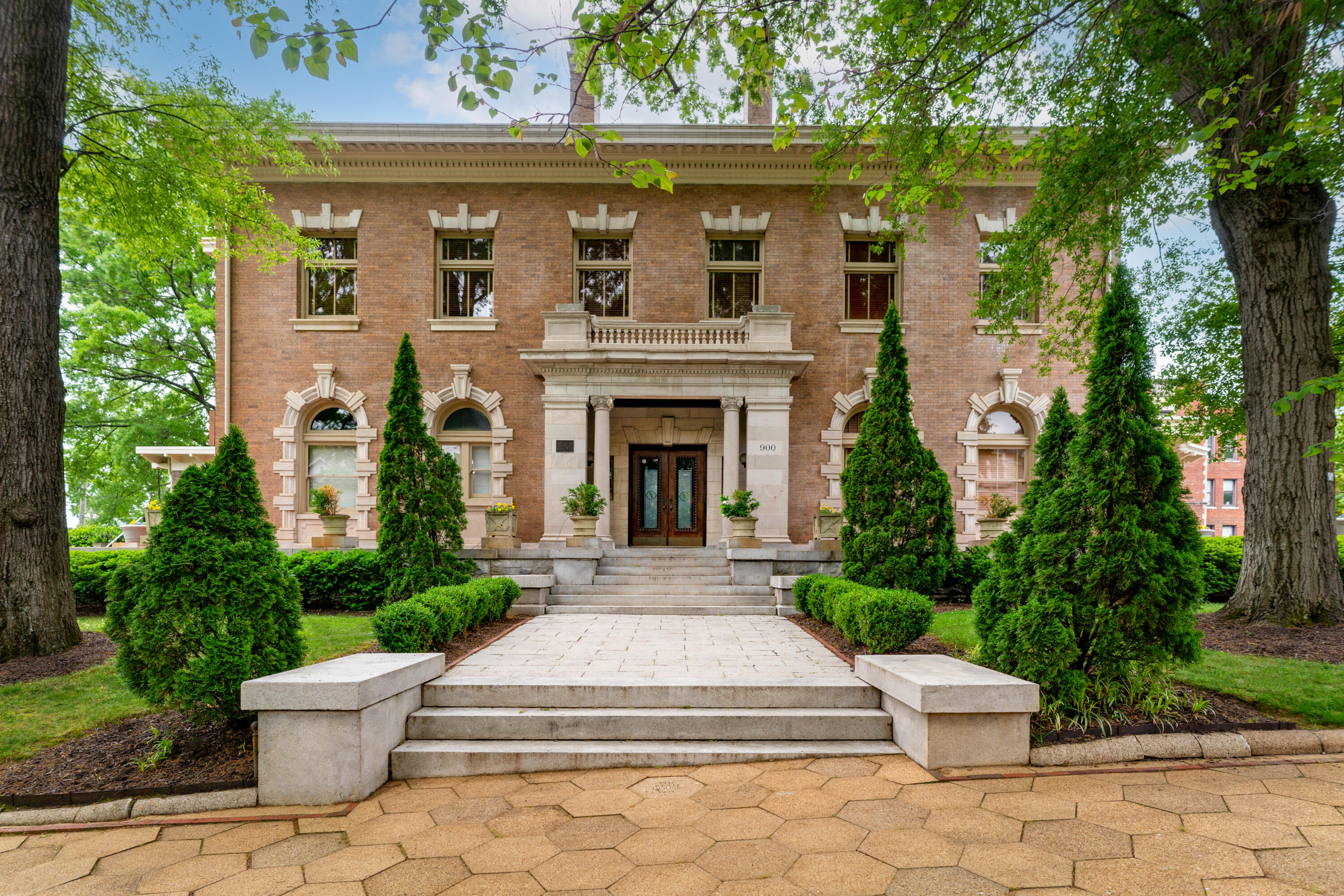 900 Vine Street, 2
