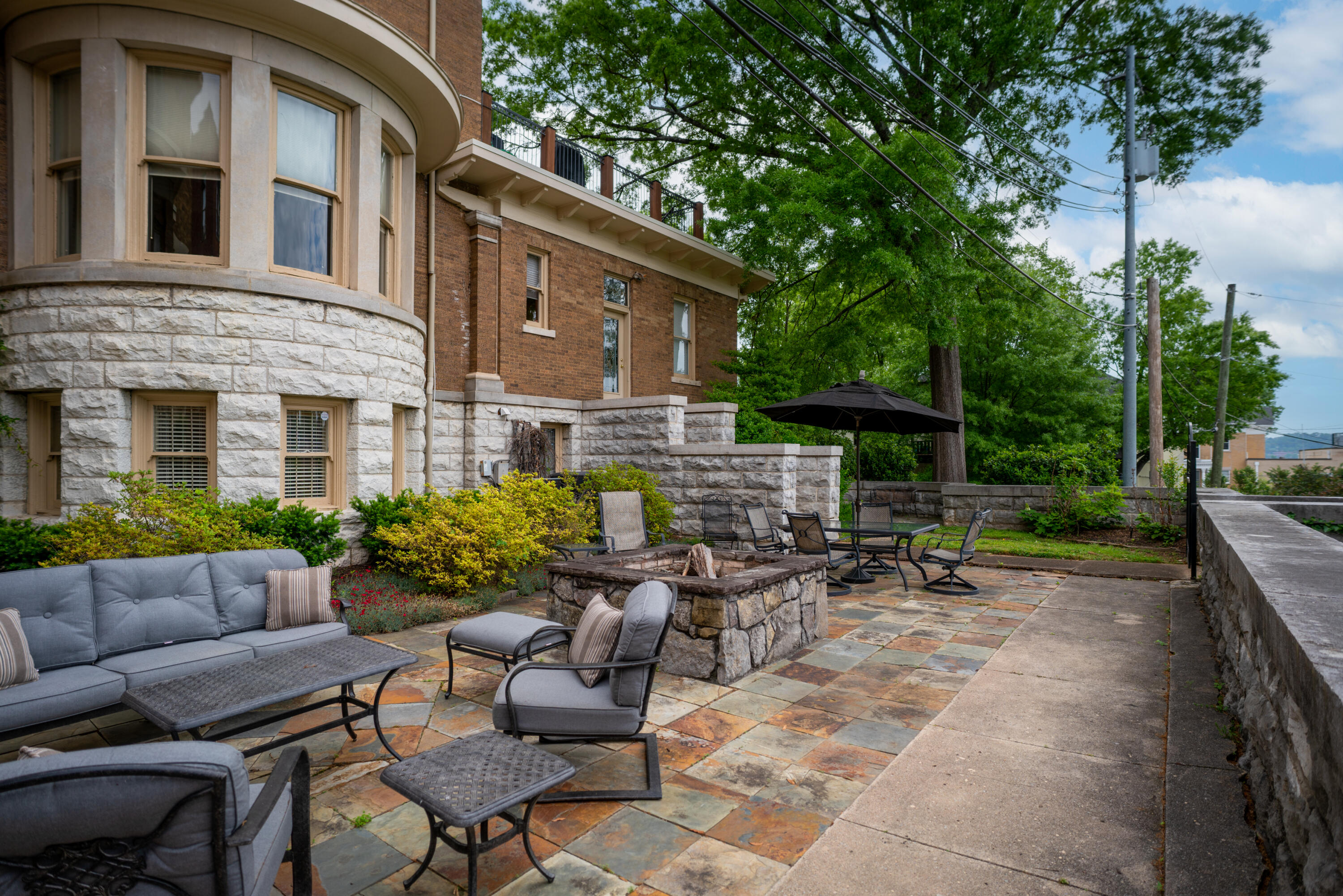 900 Vine Street, 2
