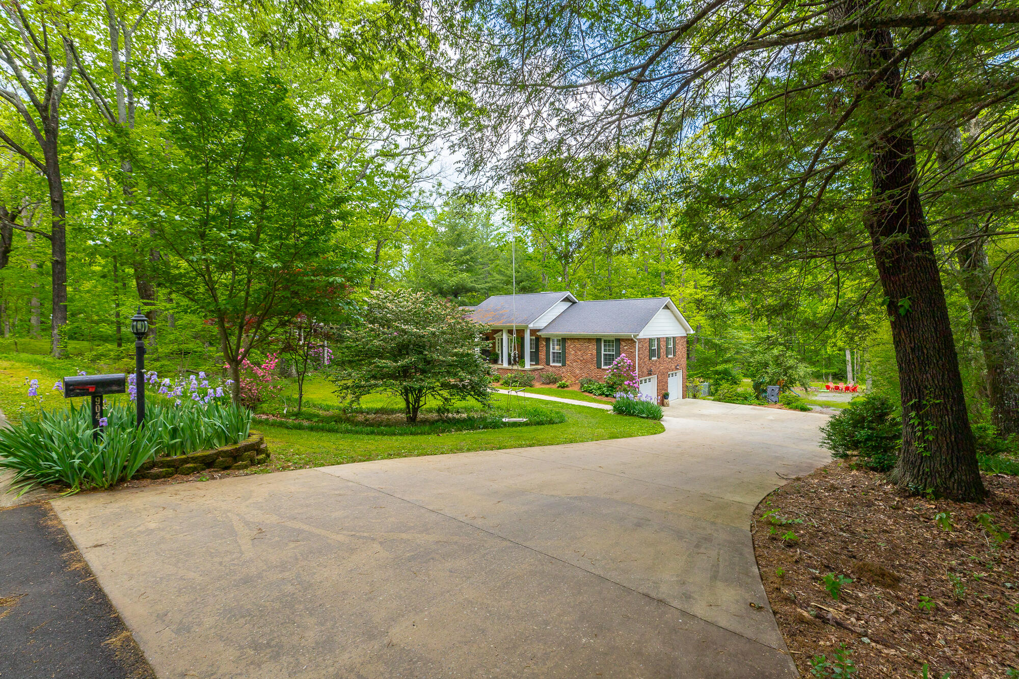 904 Glamis Circle