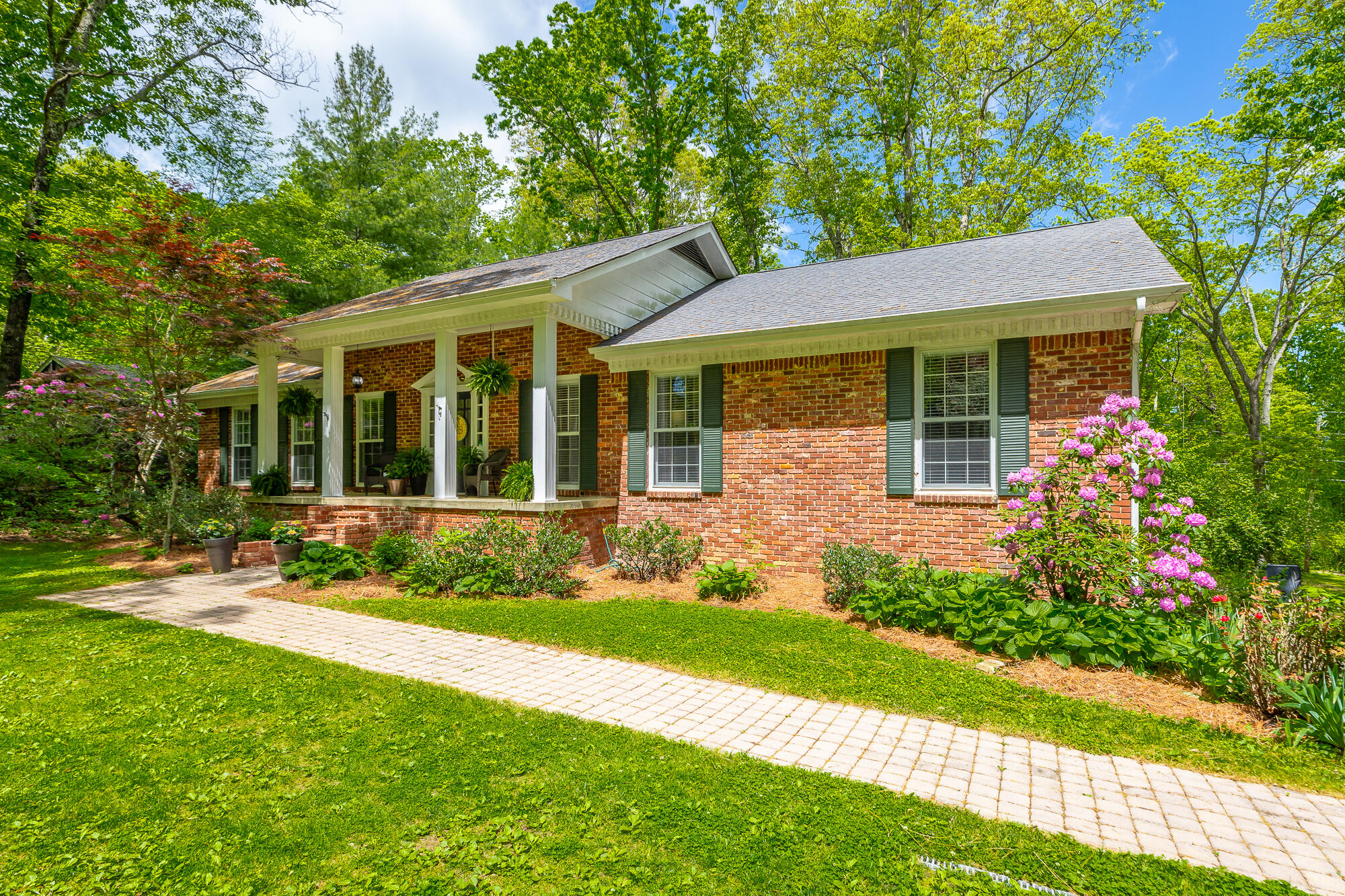 904 Glamis Circle