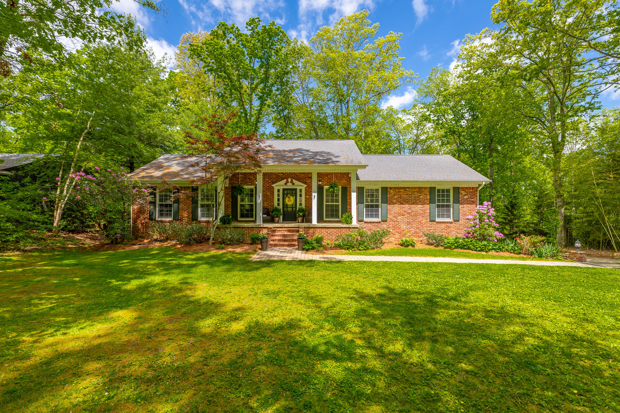 904 Glamis Circle