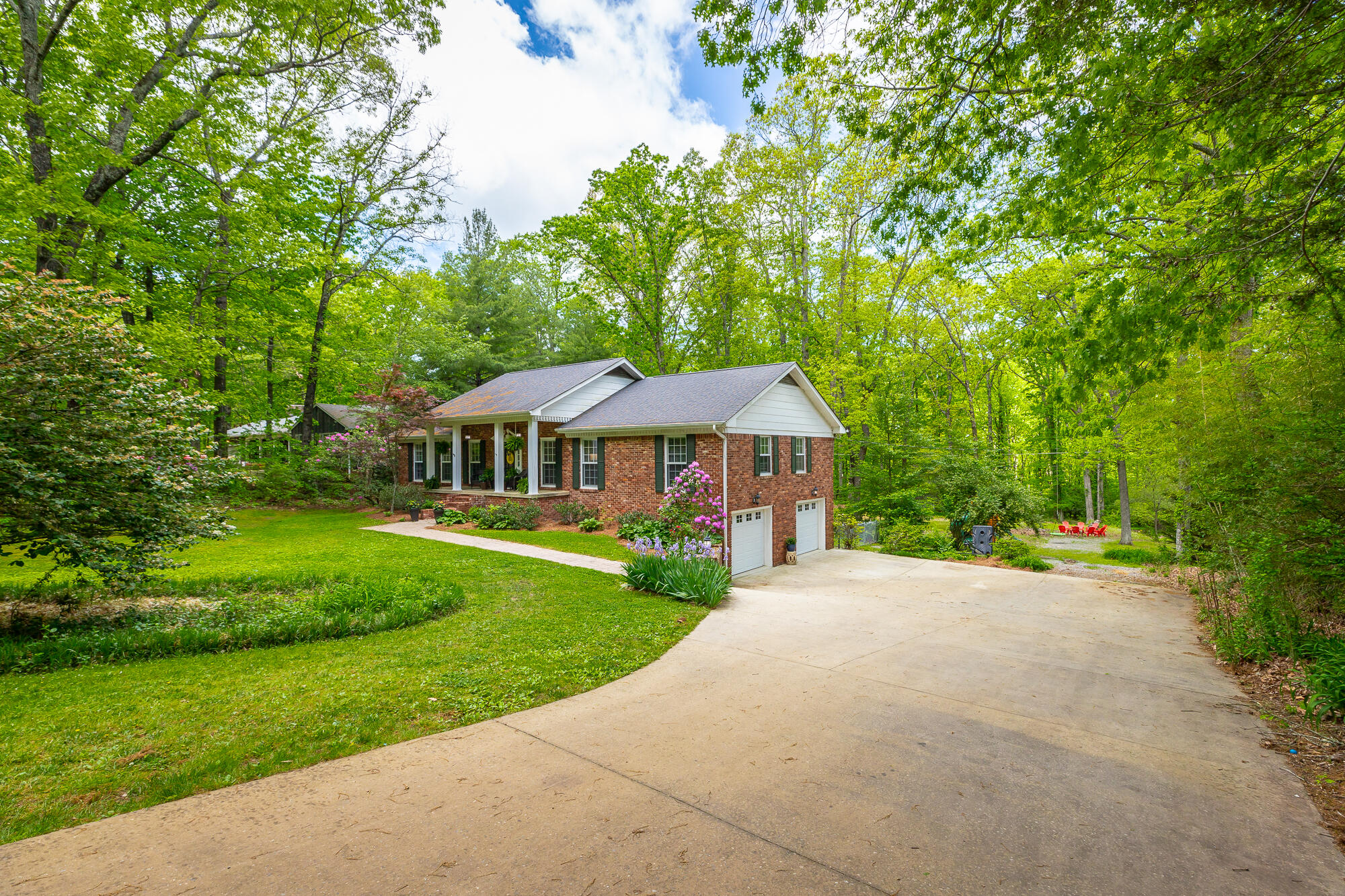 904 Glamis Circle