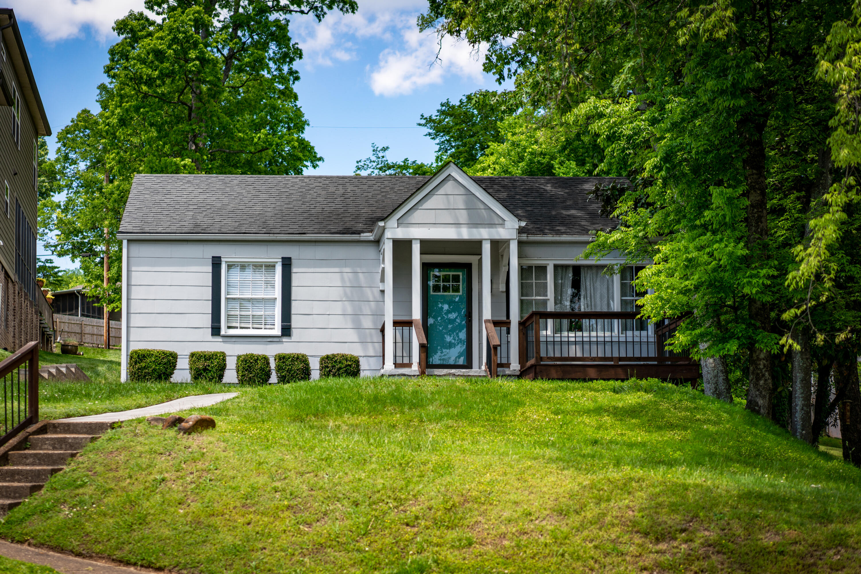 911 Overman Street