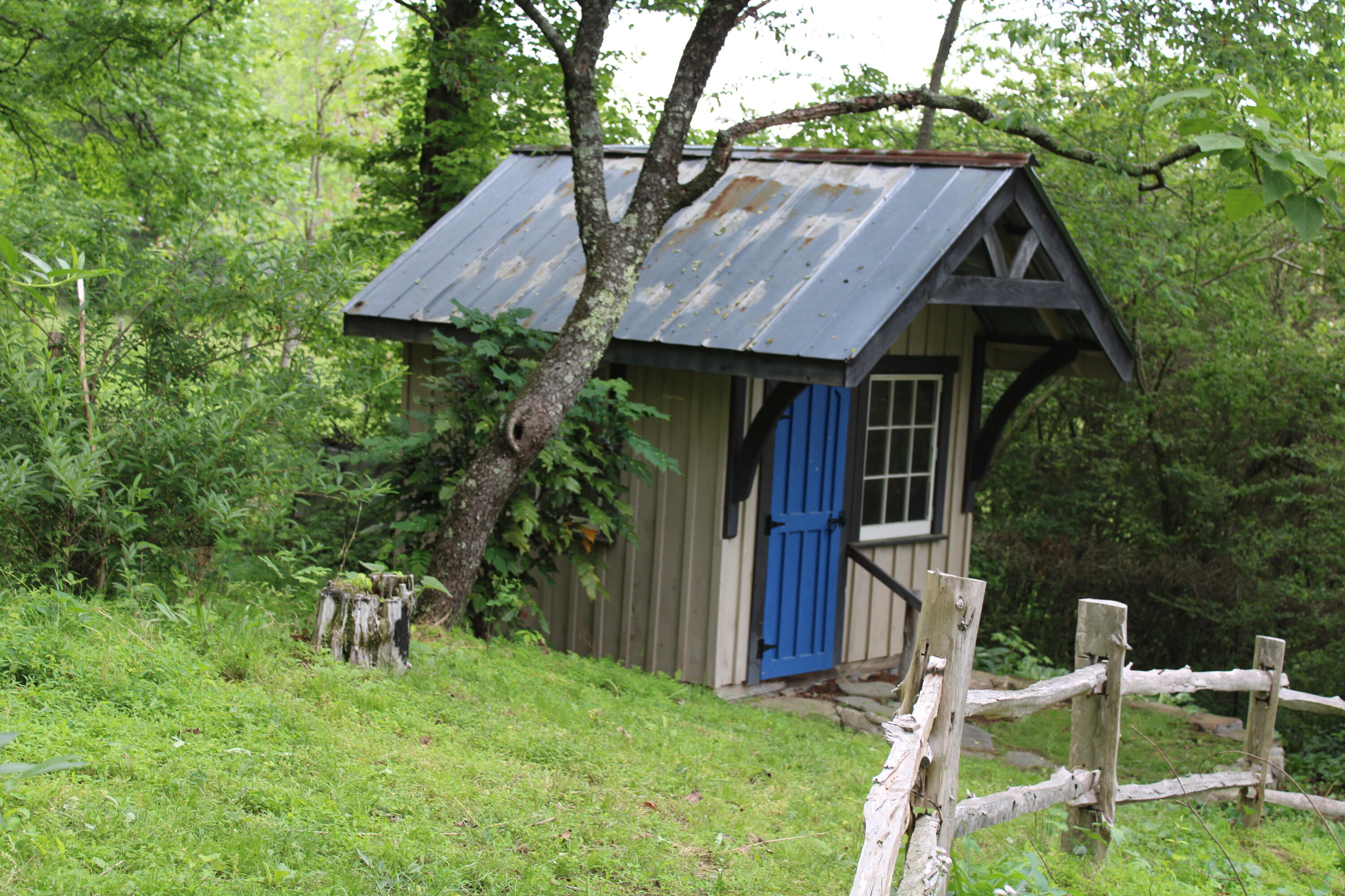 1233 Hotwater Road
