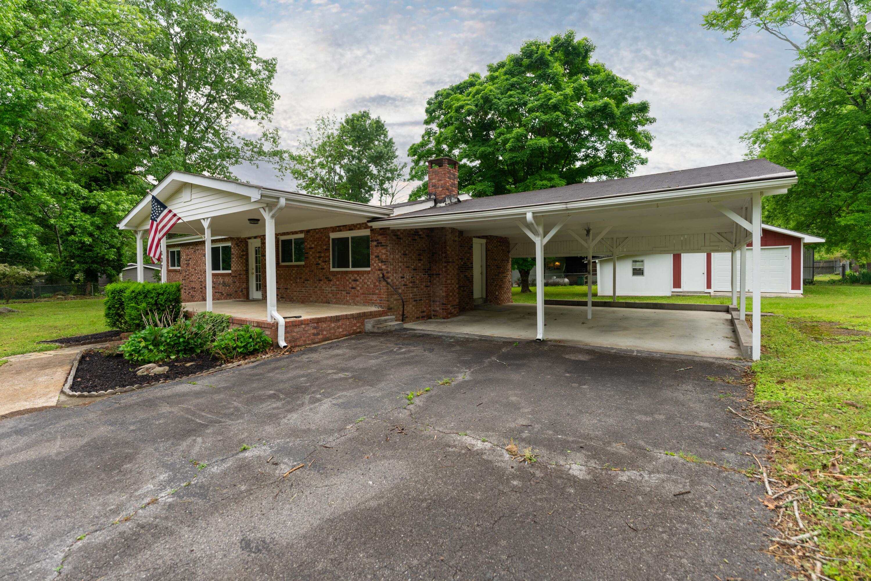 807 Pickett Gulf Road
