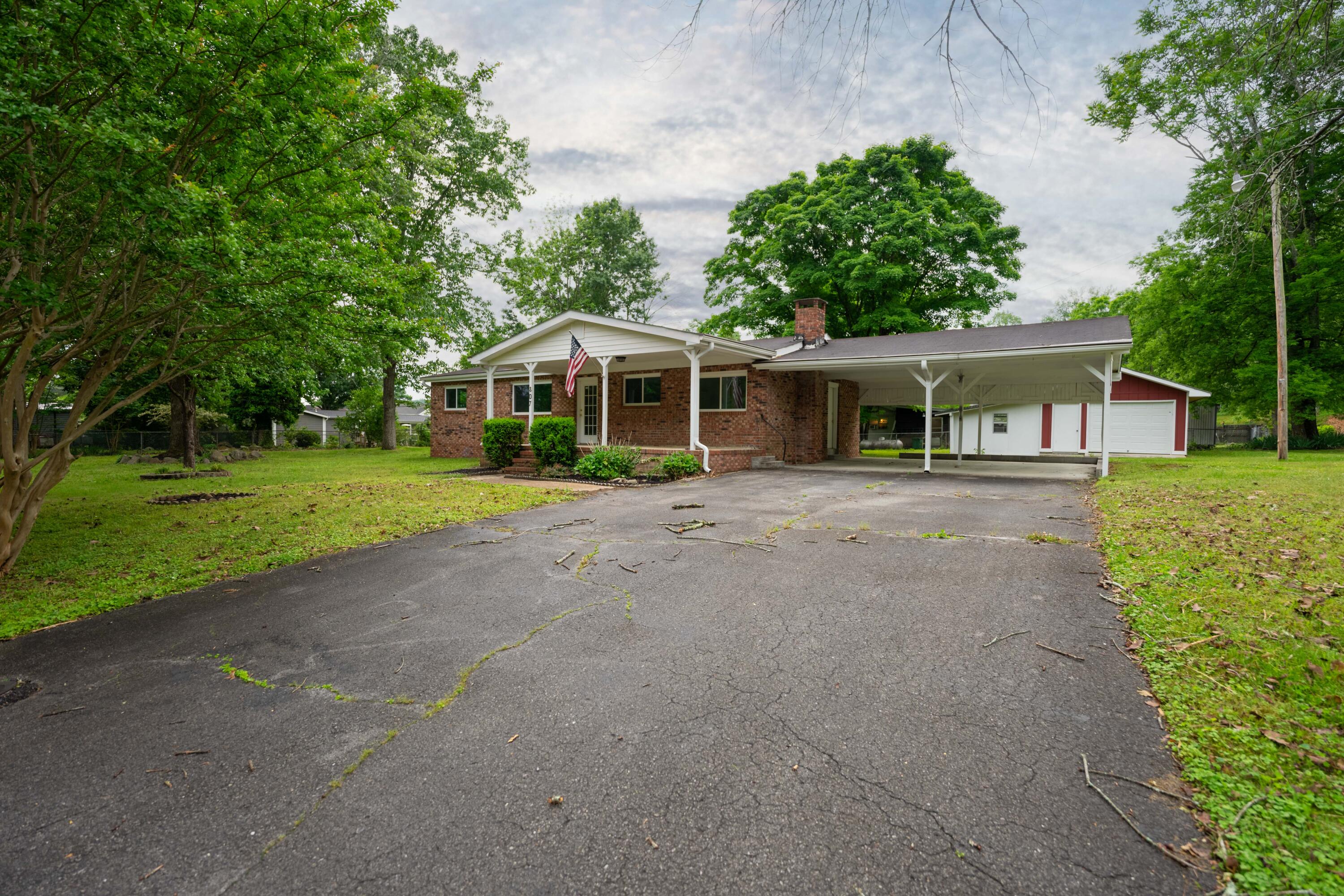 807 Pickett Gulf Road