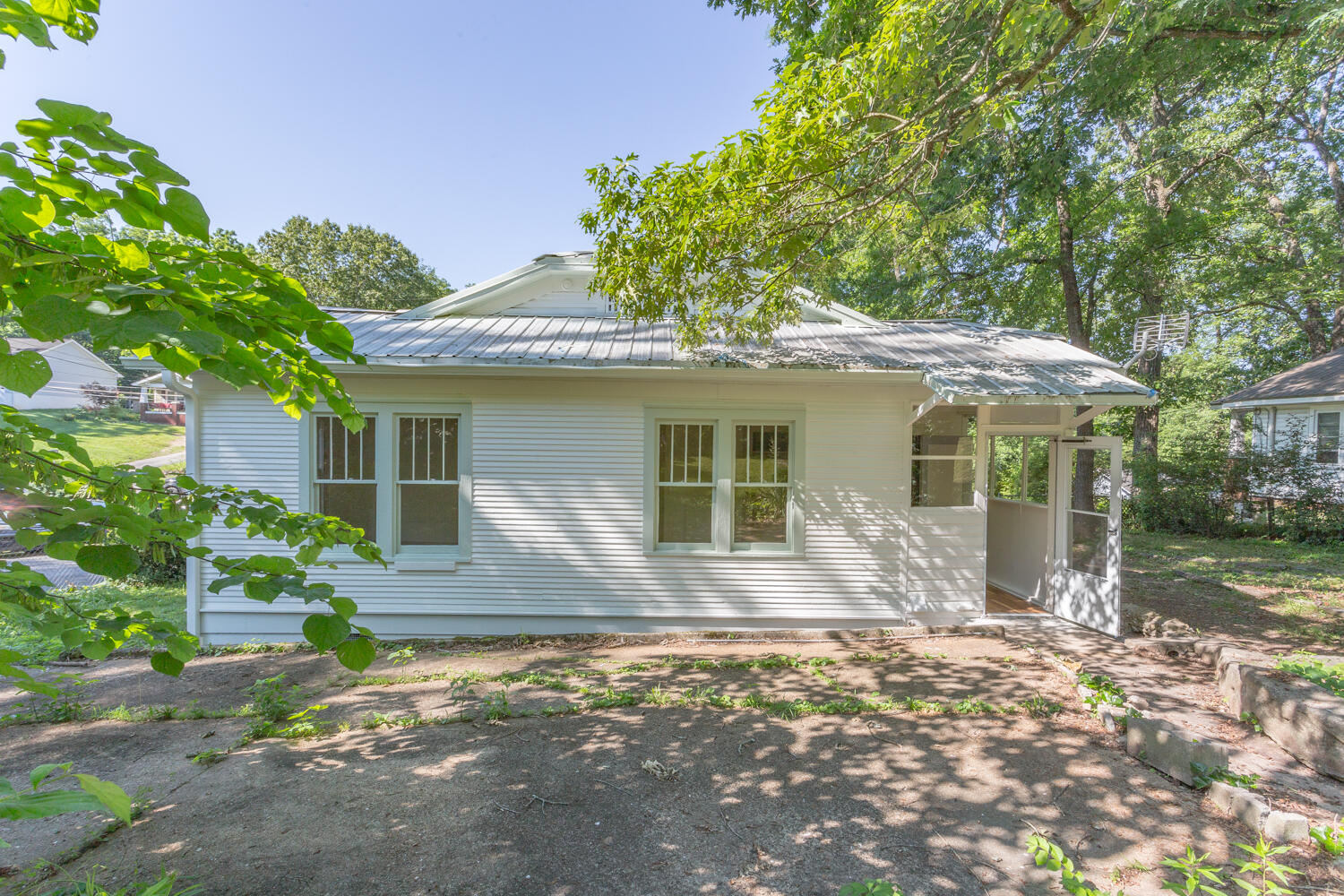 129 Narragansette Avenue