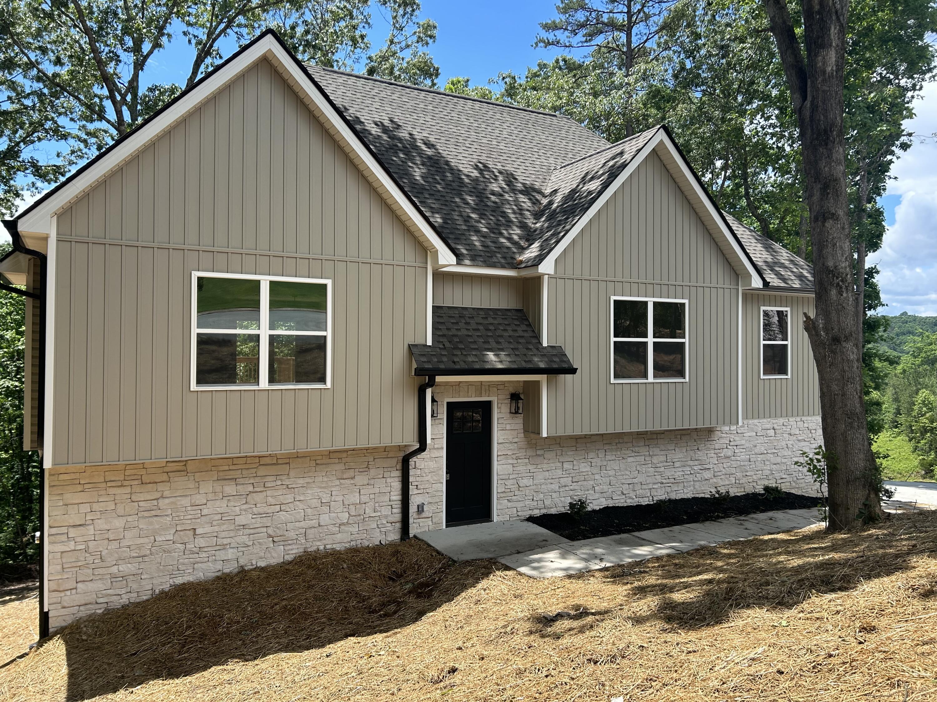 300 Falcons View Drive, 11
